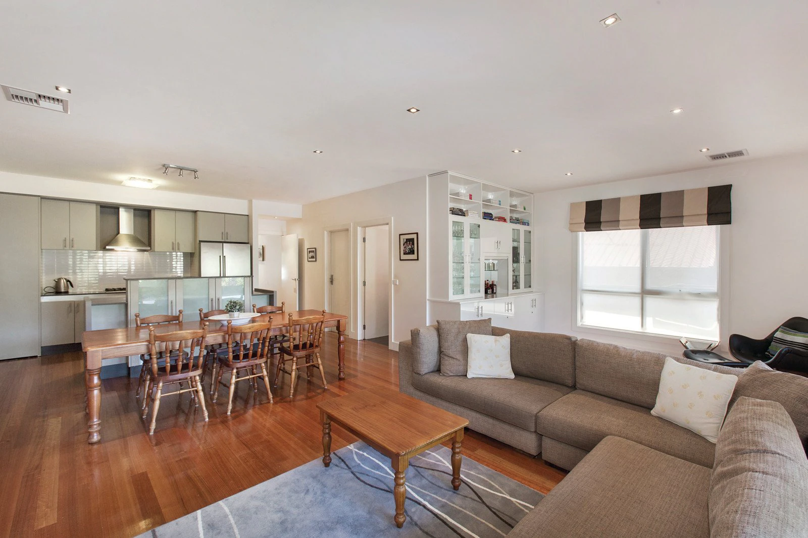 2A Violet Grove, Kew East, VIC