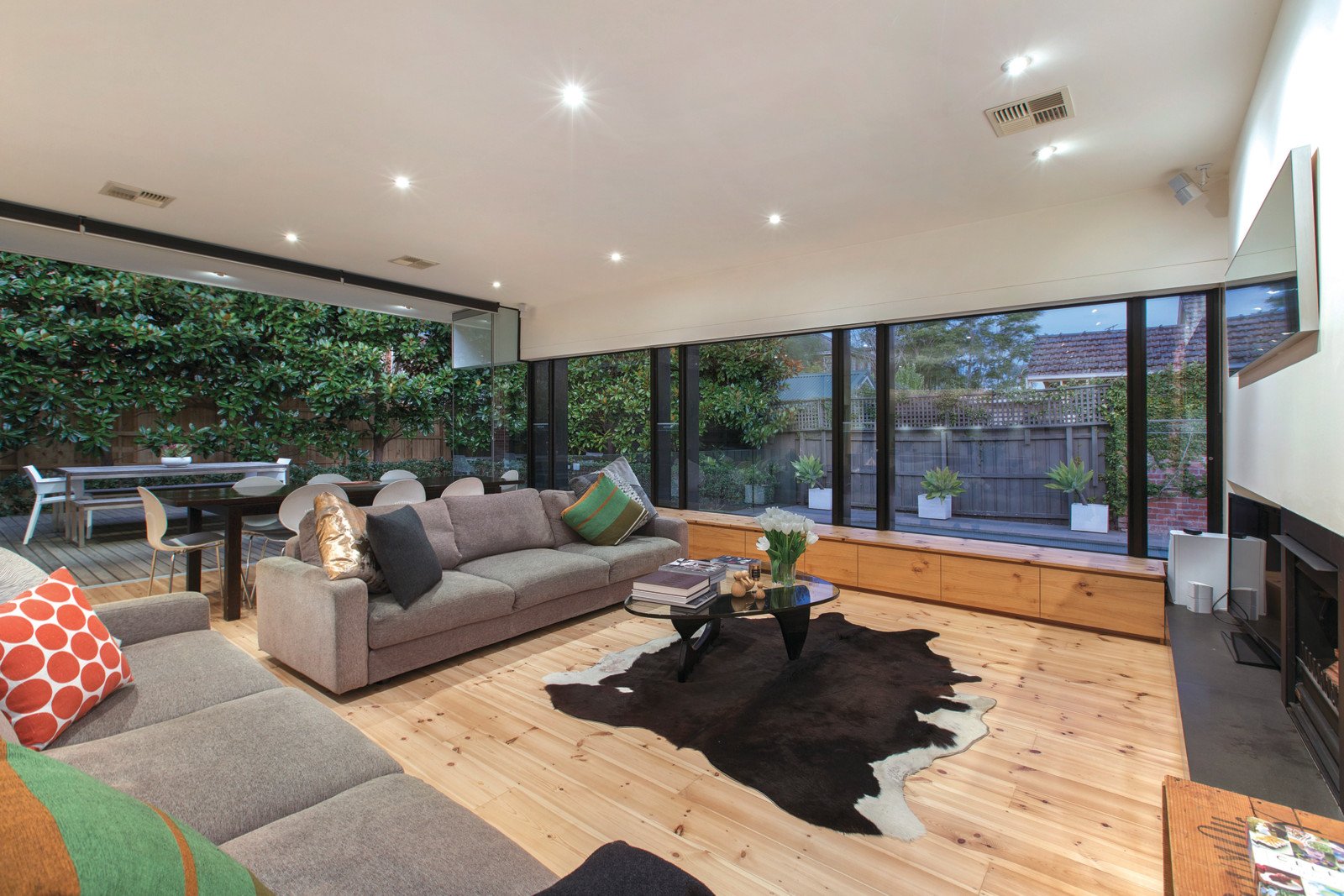 28 Holroyd Avenue, St Kilda East - Thumbnail 2
