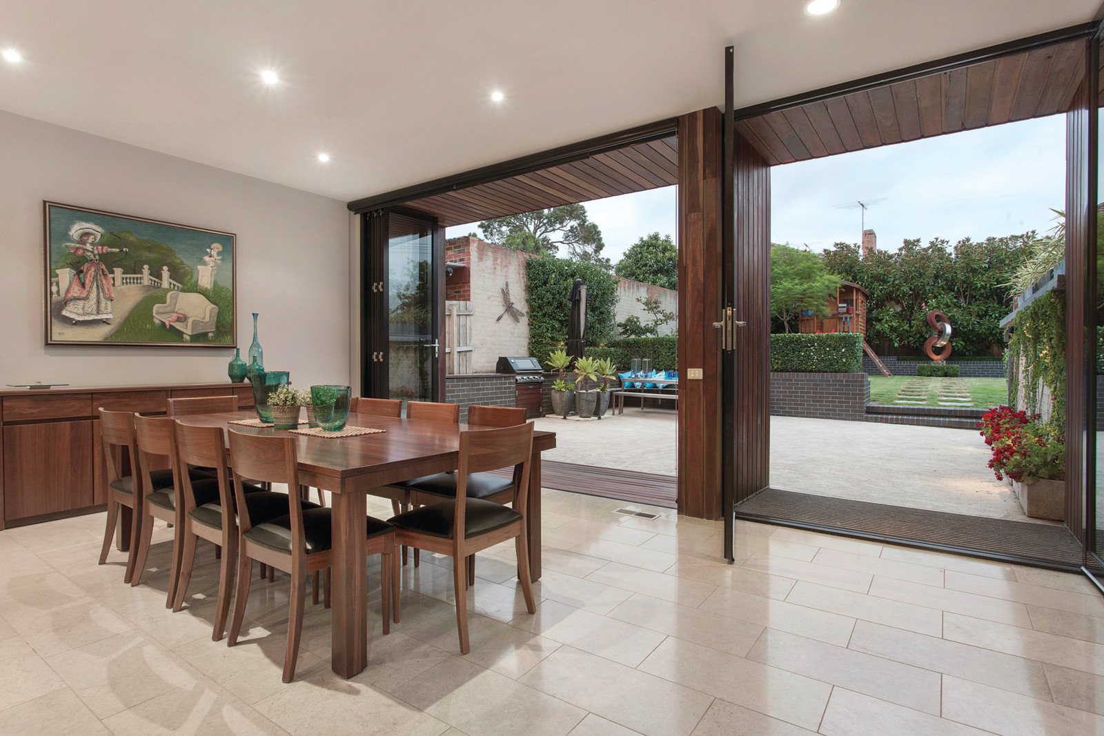 8 Munro Street, Kew East - Thumbnail 2