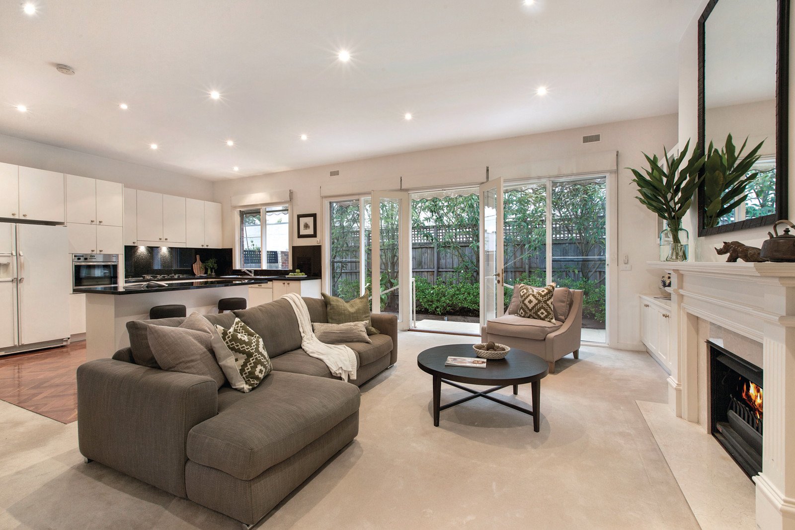 13 Springfield Avenue, Toorak - Thumbnail 2