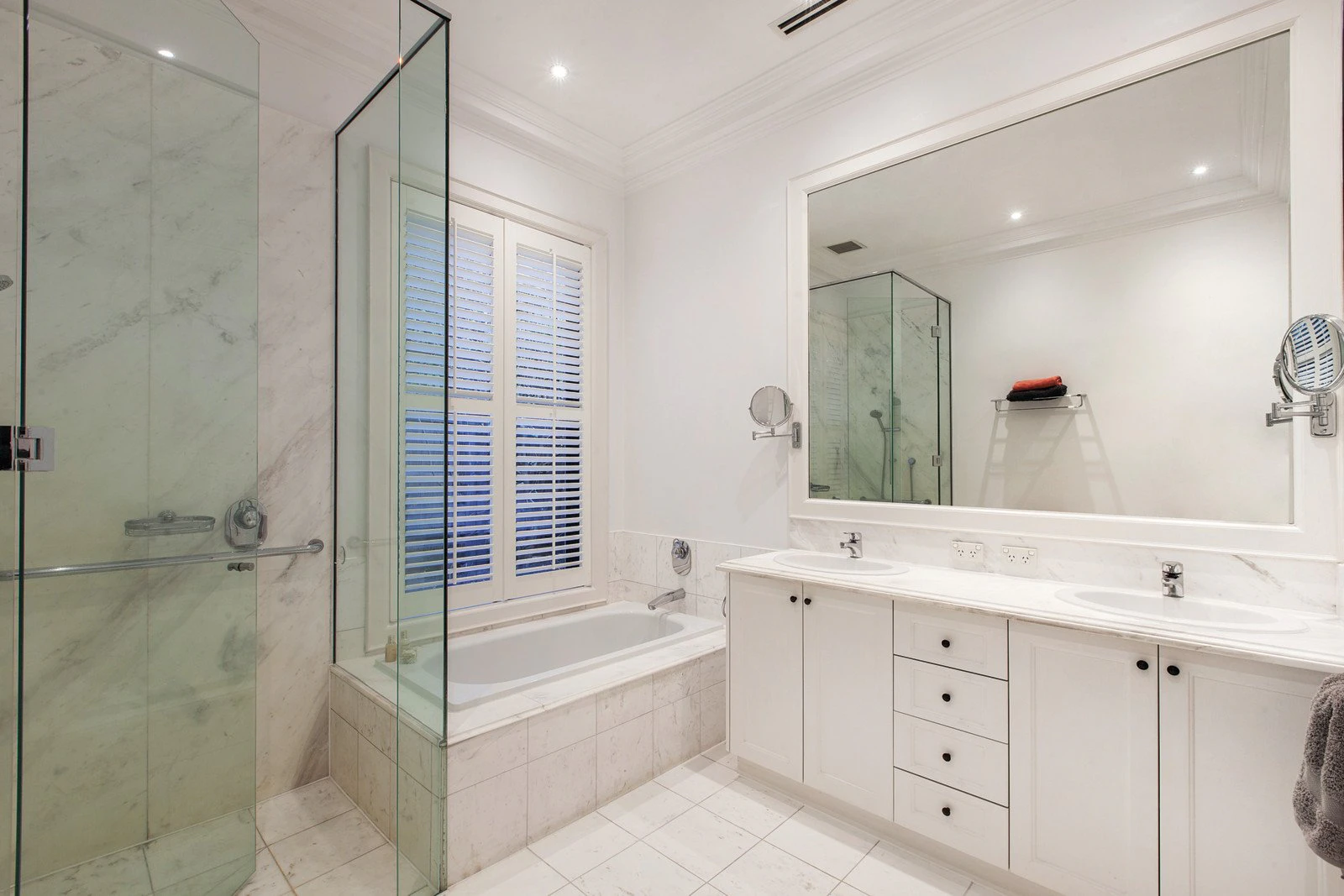 7E Woorigoleen Road, Toorak, VIC