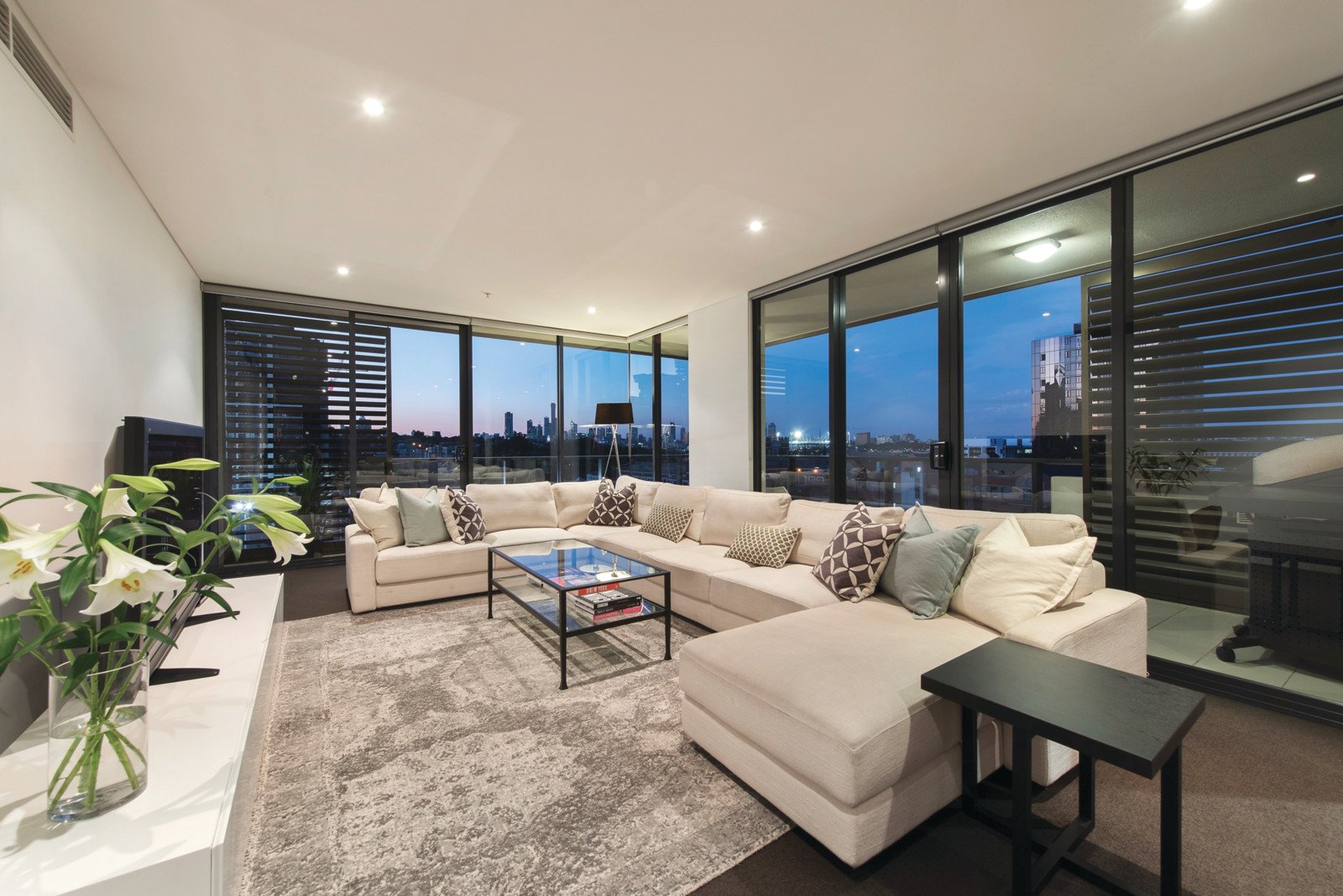 901/700 Chapel Street, South Yarra - Thumbnail 2