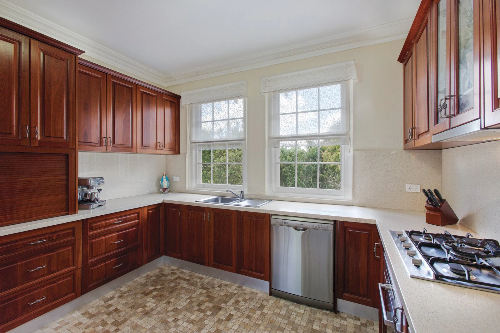 1 Page Avenue, Kew East, VIC