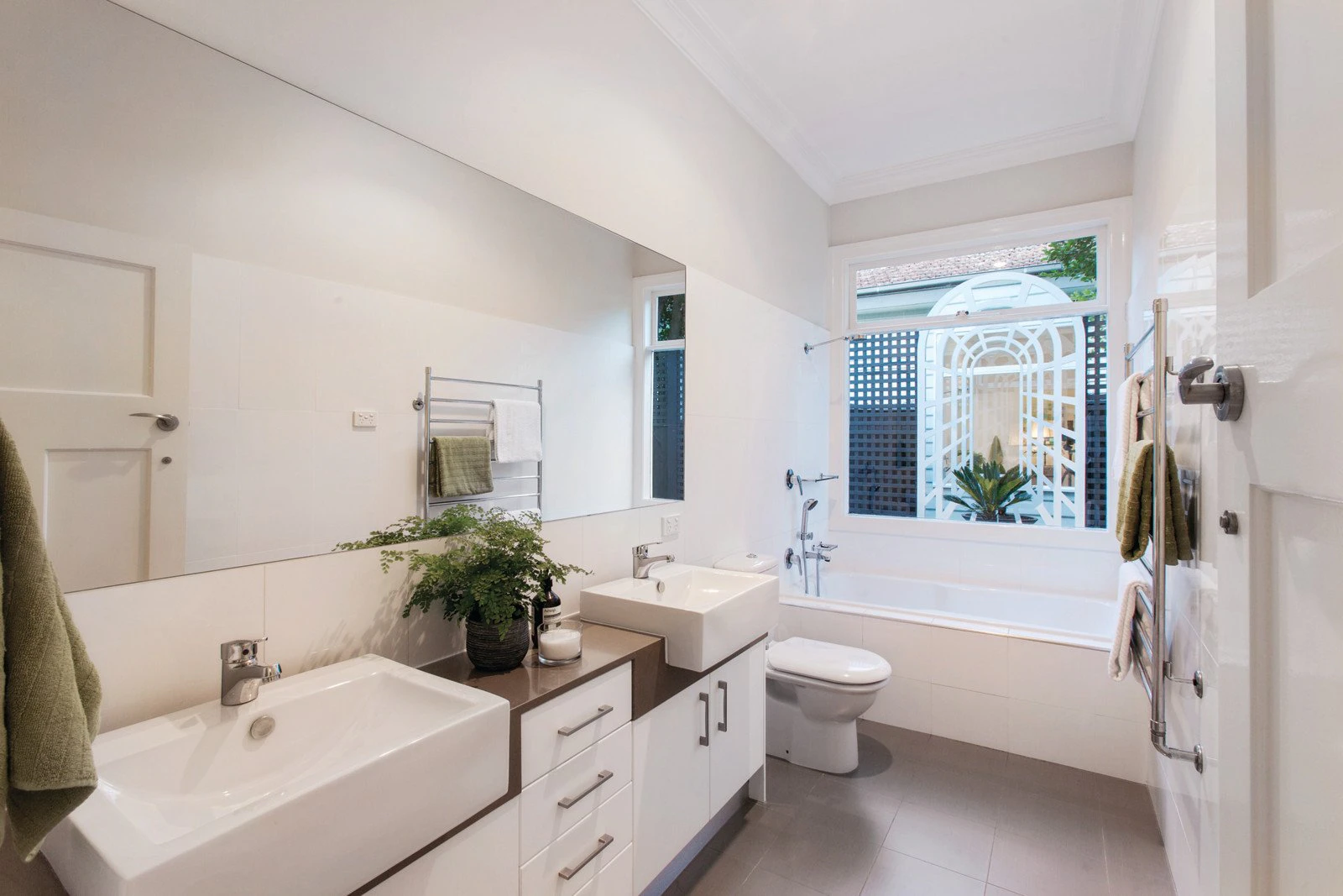 39 Charles Street, Glen Iris, VIC