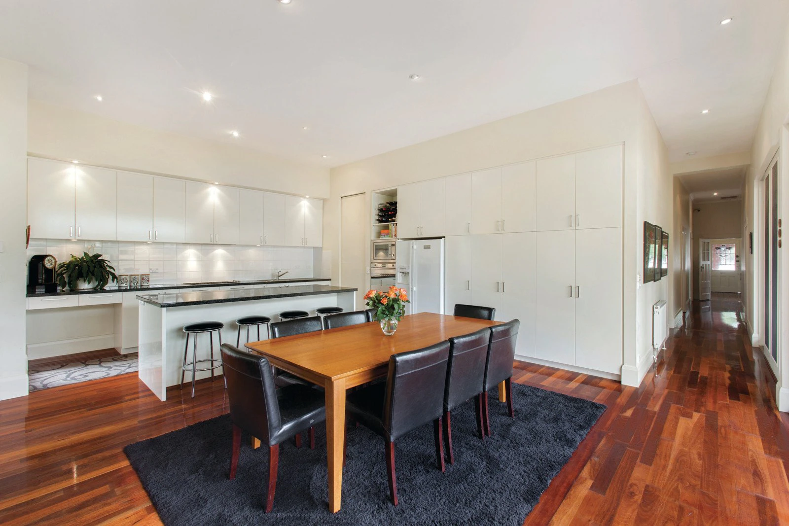 16 St Johns Avenue, Mont Albert, VIC