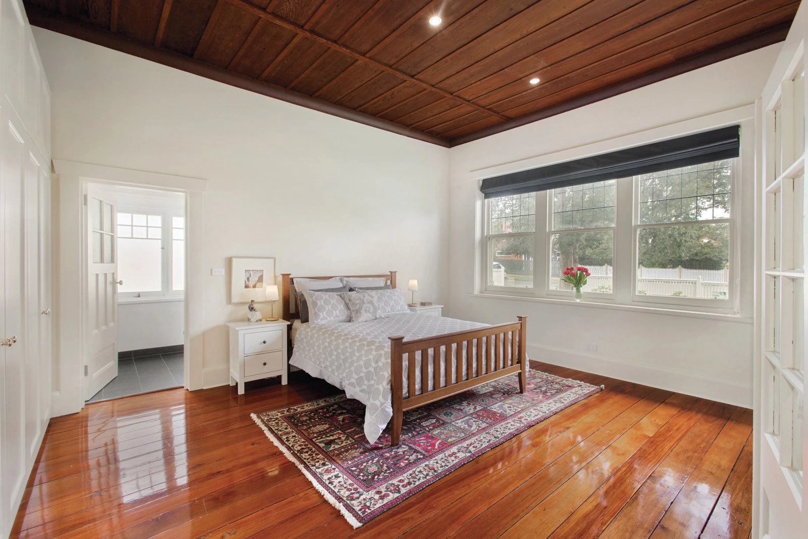 16 St Johns Avenue, Mont Albert, VIC