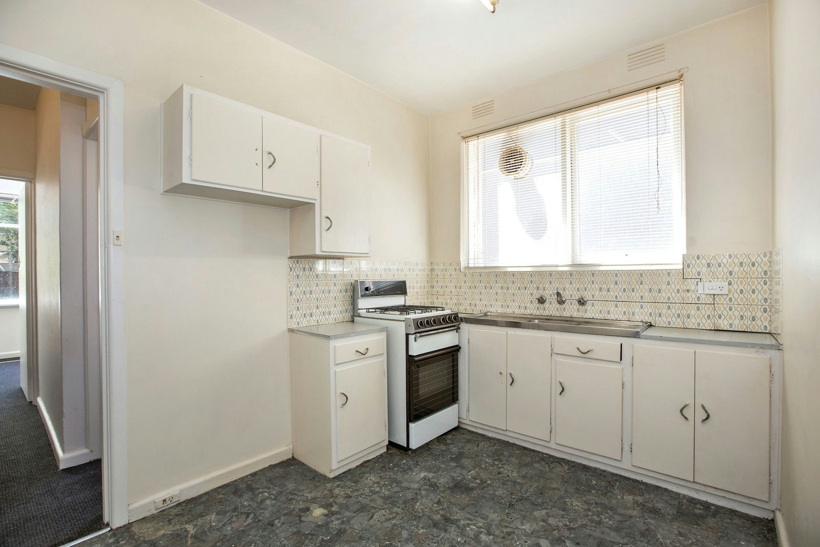 1-12/19 Pine Avenue, Elwood, VIC