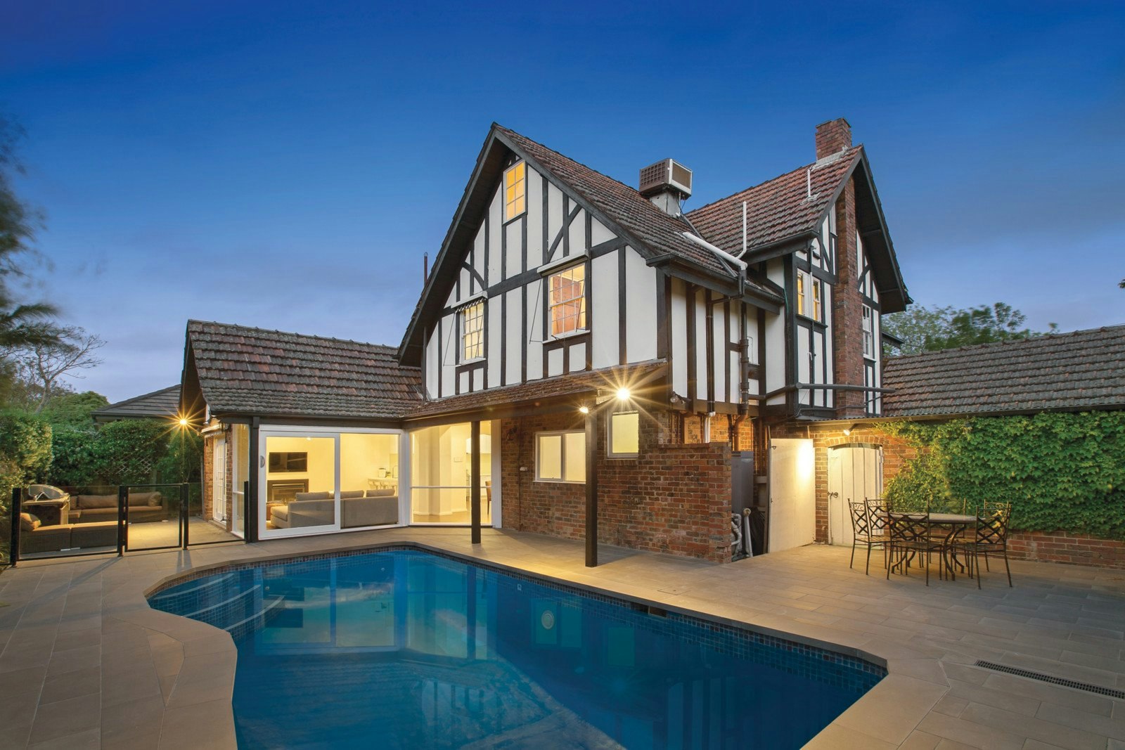 25 Canberra Grove, Brighton East, VIC