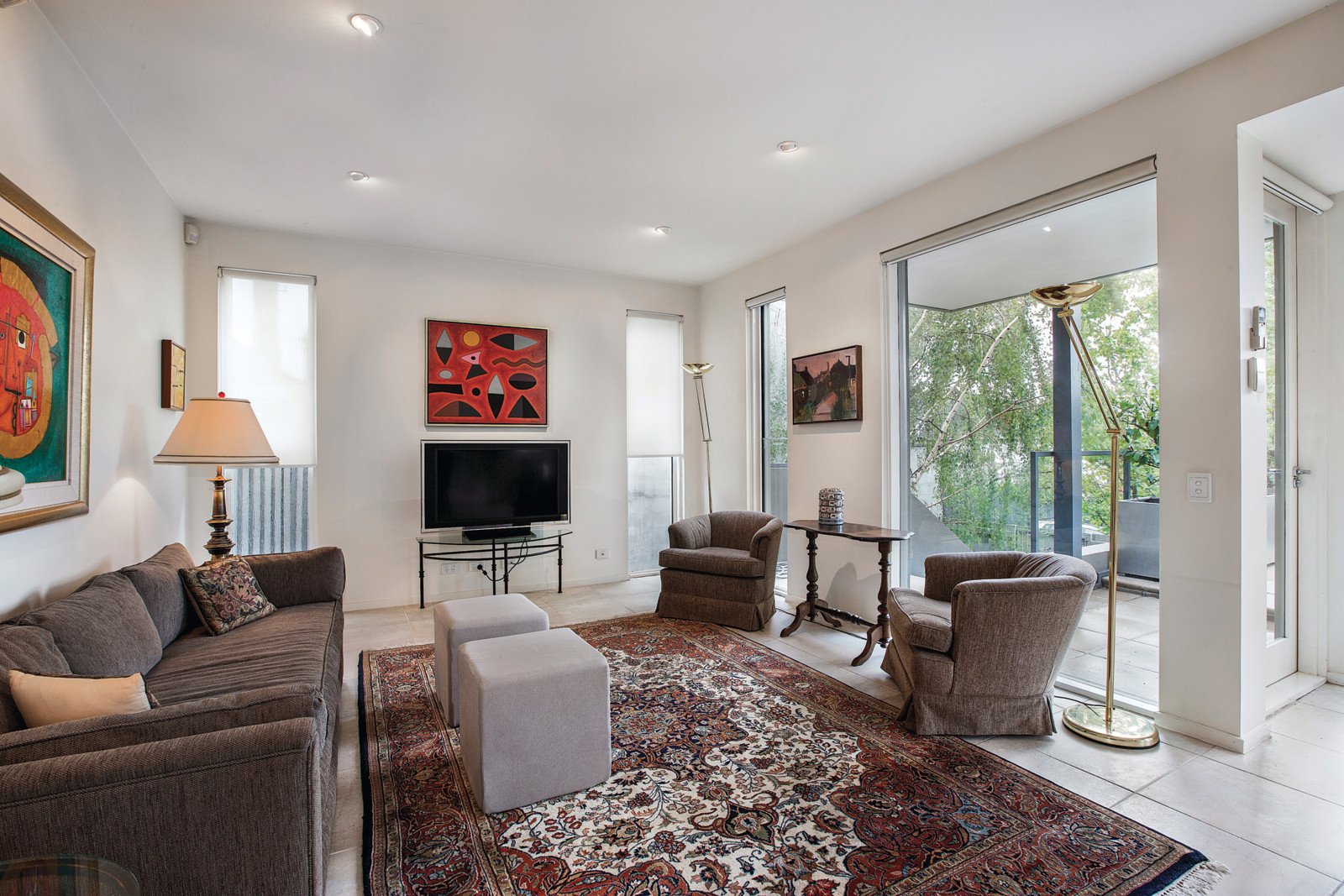 1/2 Tashinny Road, Toorak - Thumbnail 2