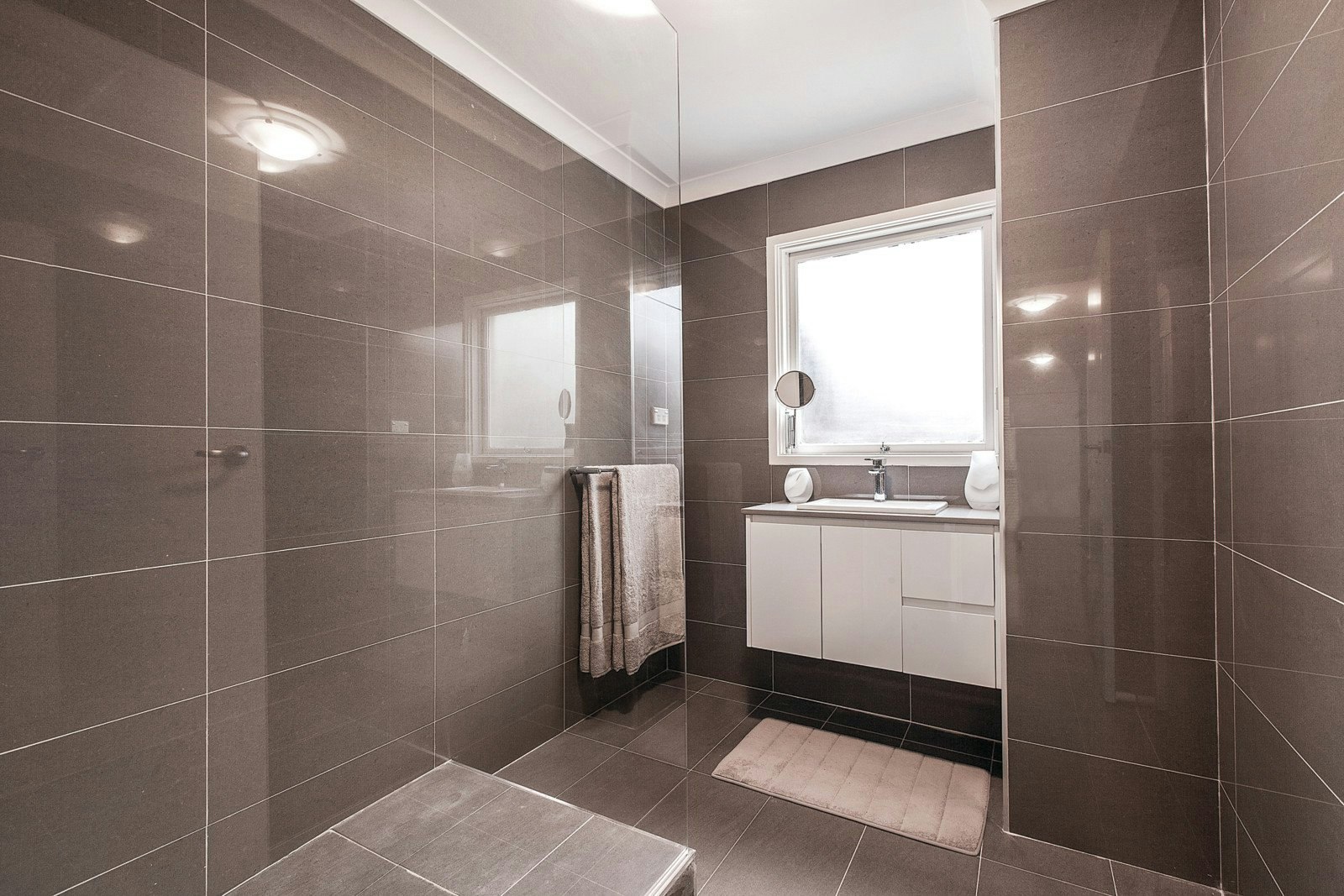 2/10 Tyndall Street, Surrey Hills, VIC