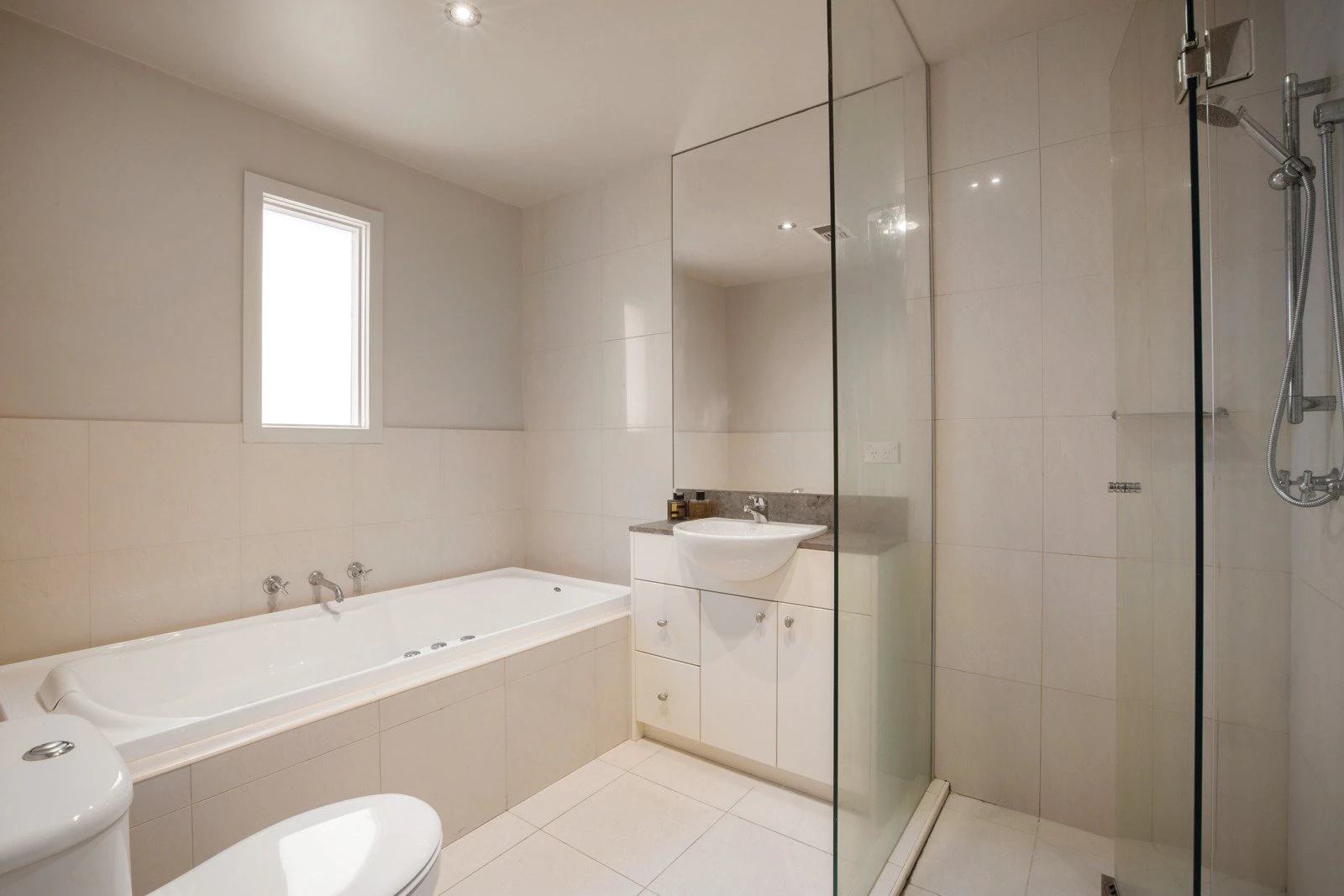 2 Elizabeth Street, Malvern, VIC