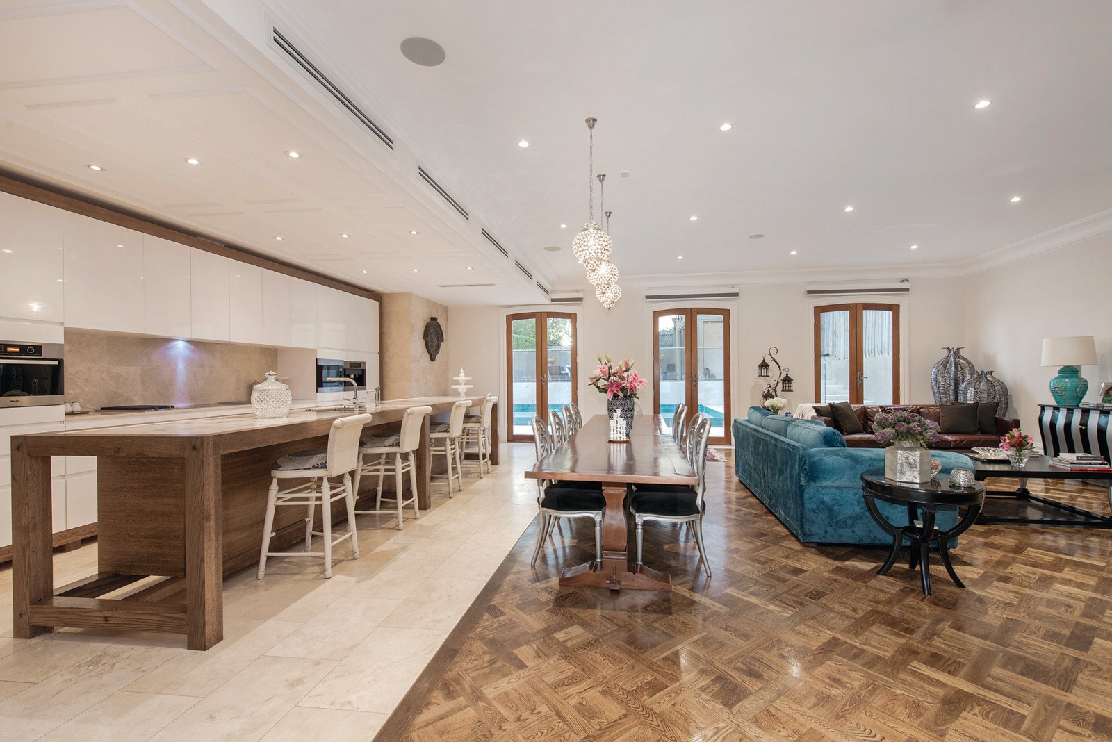 48 Hillside Parade, Glen Iris - Thumbnail 2