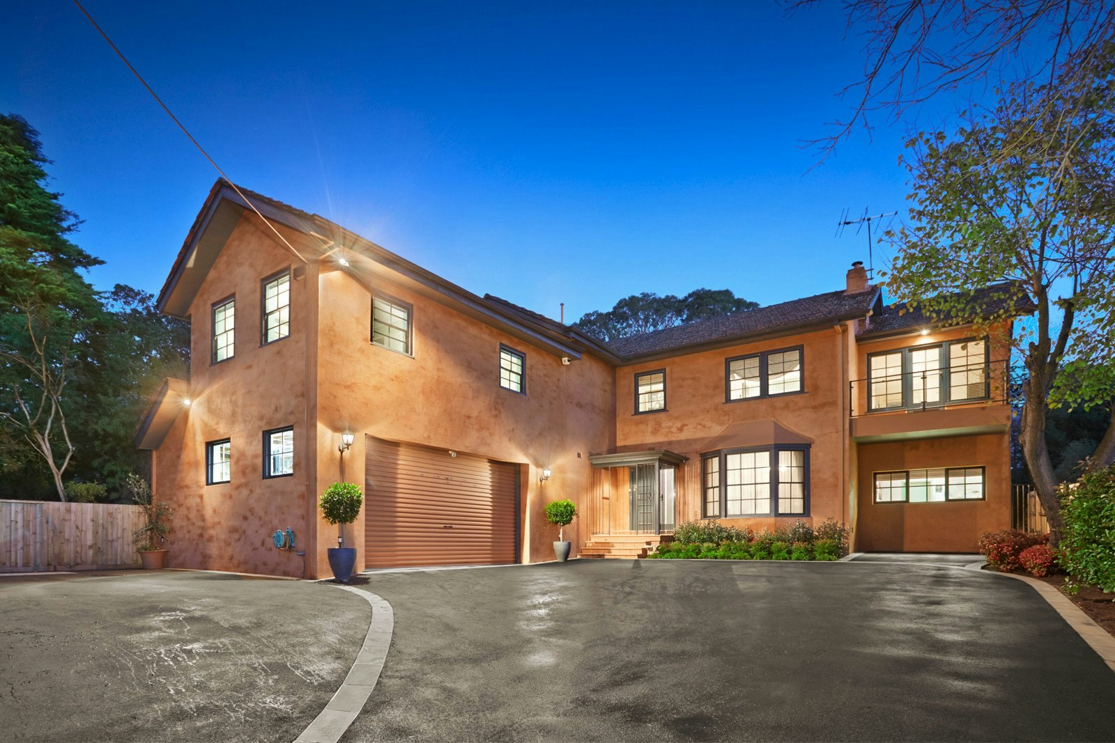 12 Kenmare Street, Mont Albert, VIC