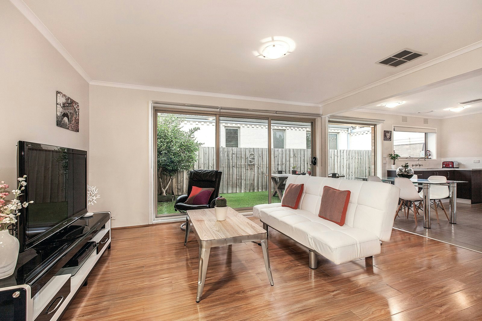 2/10 Tyndall Street, Surrey Hills, VIC