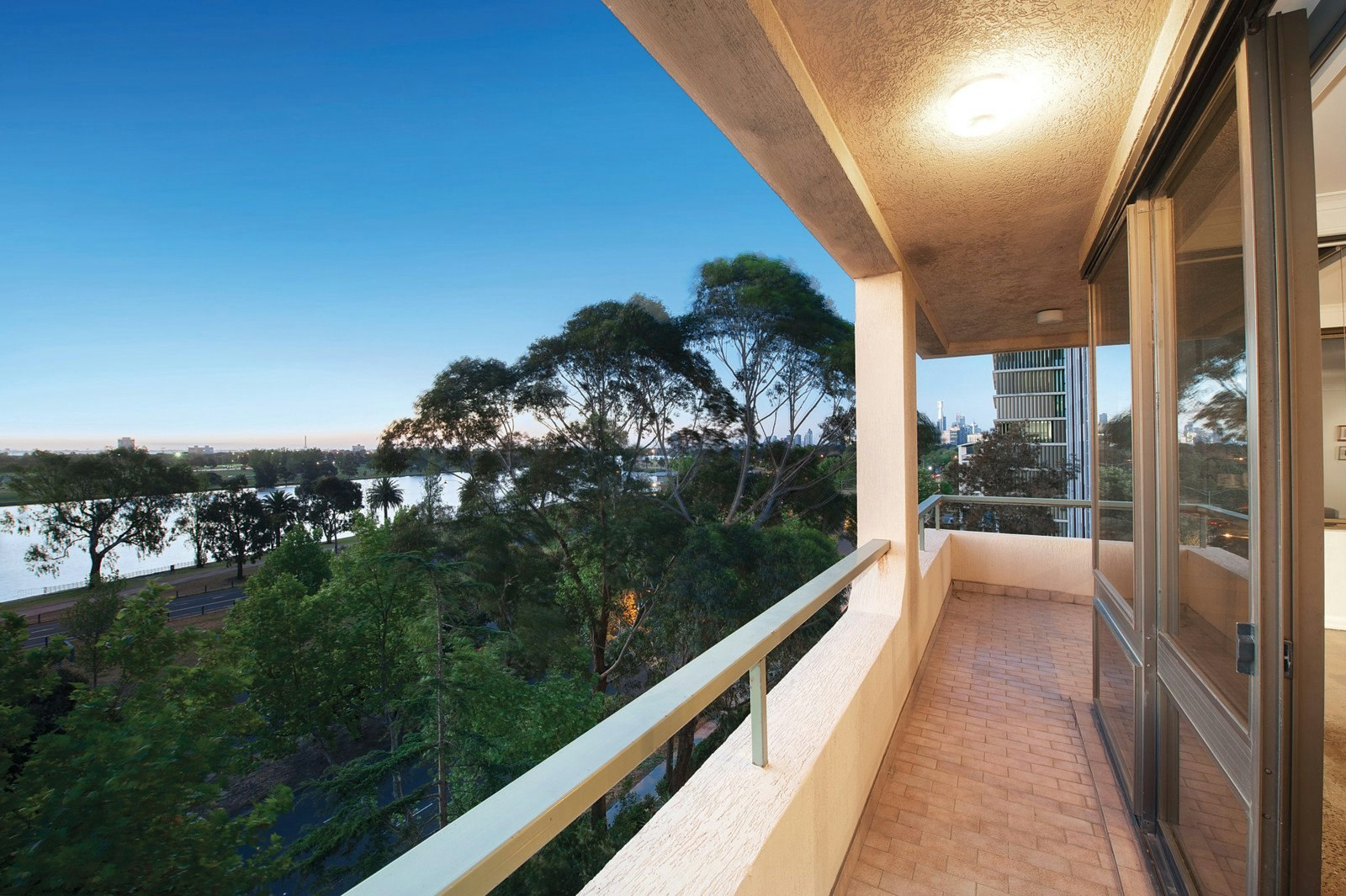 28/73 Queens Road, Melbourne, VIC