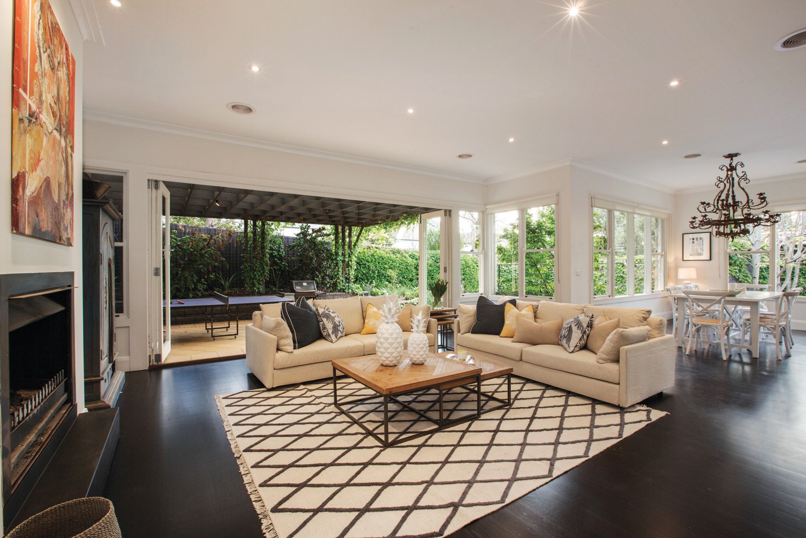 19 Bourne Road, Glen Iris - Thumbnail 2
