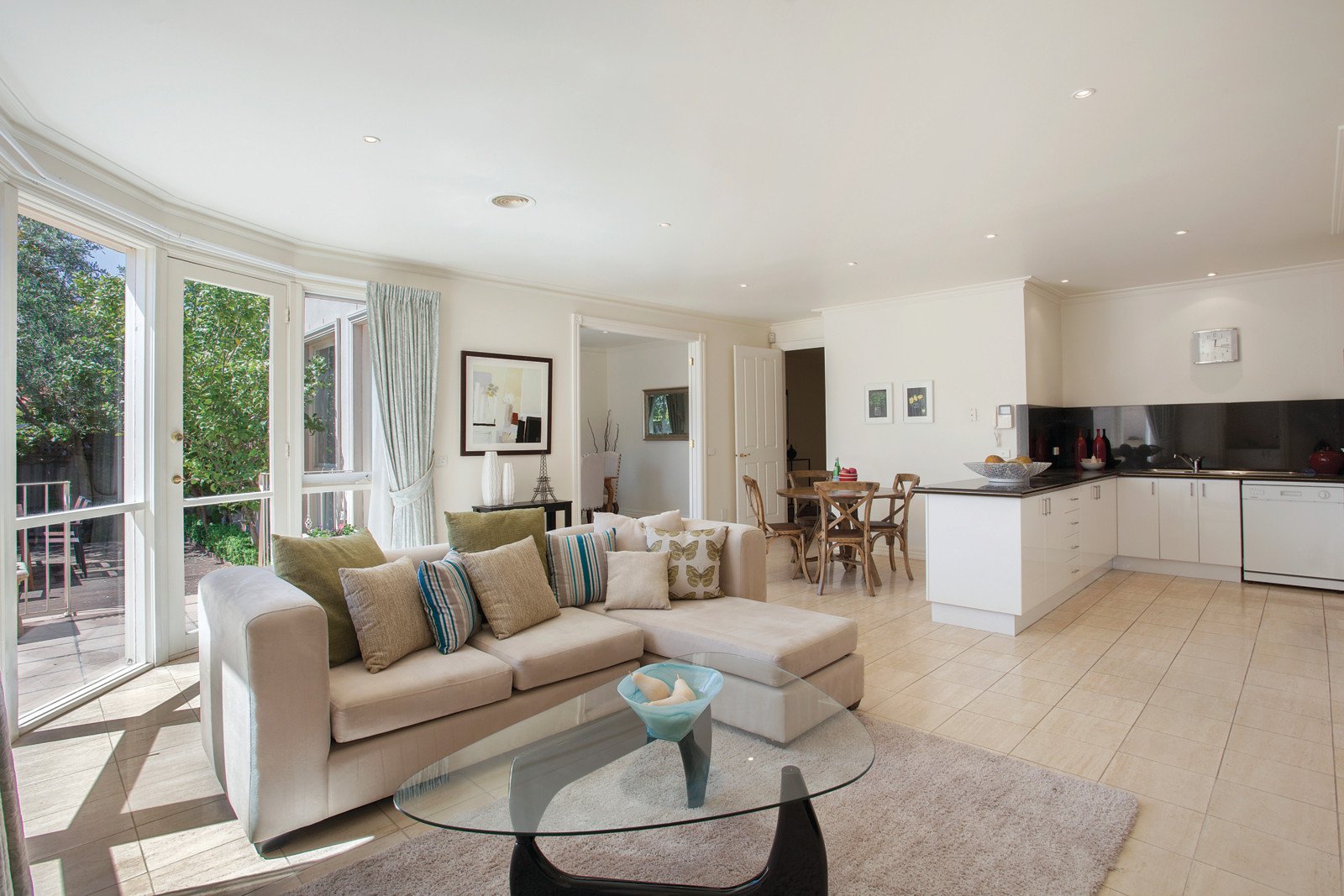 1/67 Wattle Road, Hawthorn - Thumbnail 2