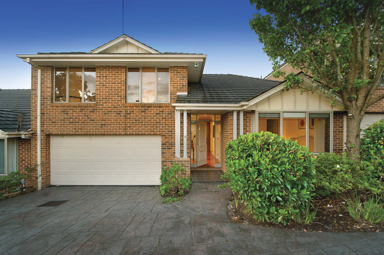 2/30 Broughton Road, Surrey Hills, VIC