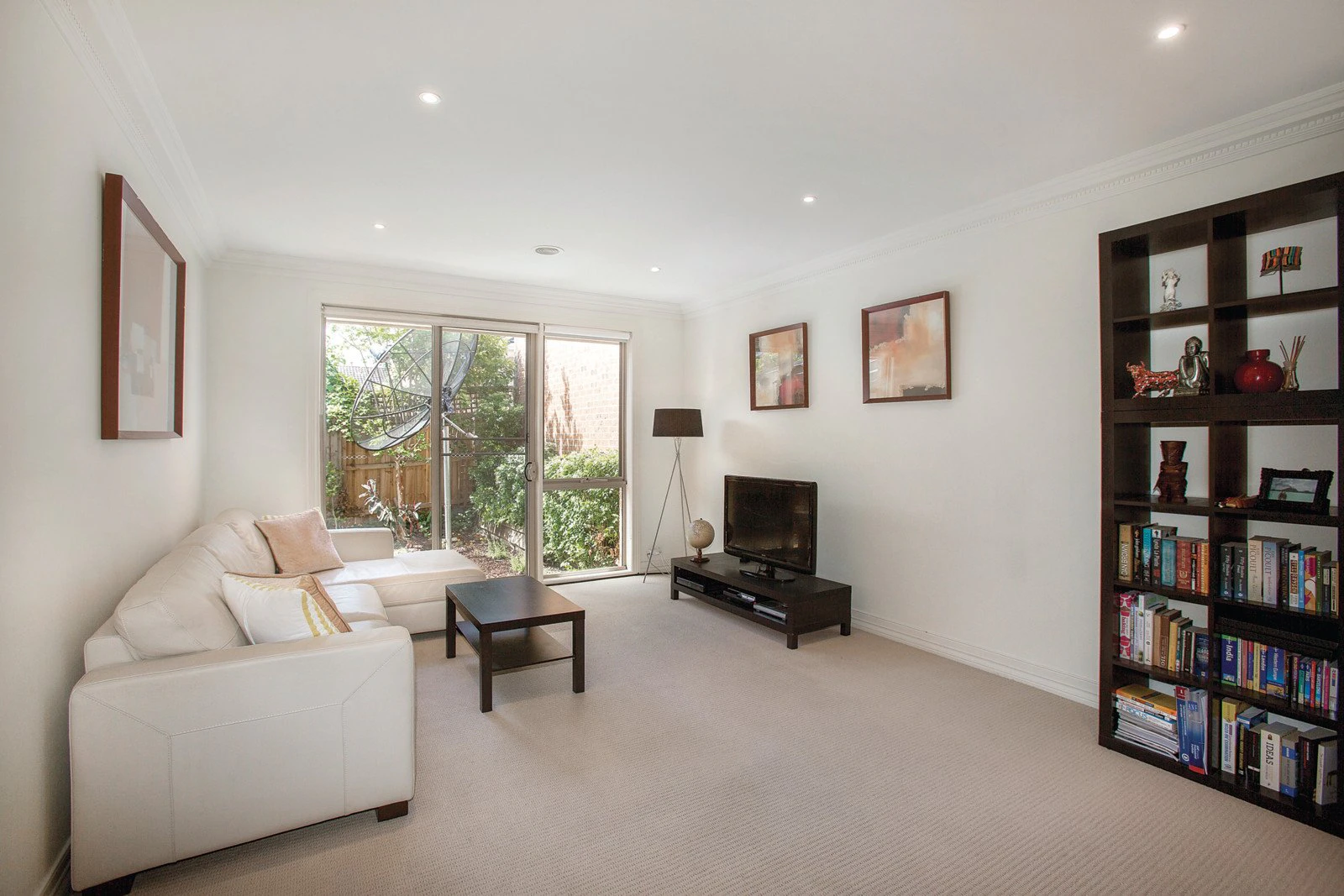2/30 Broughton Road, Surrey Hills, VIC