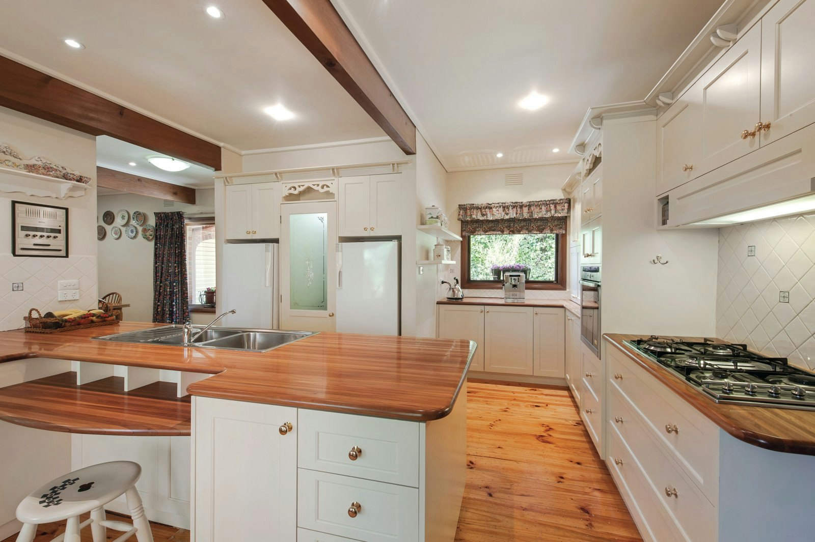 1 Yaldara Close, Mount Waverley, VIC