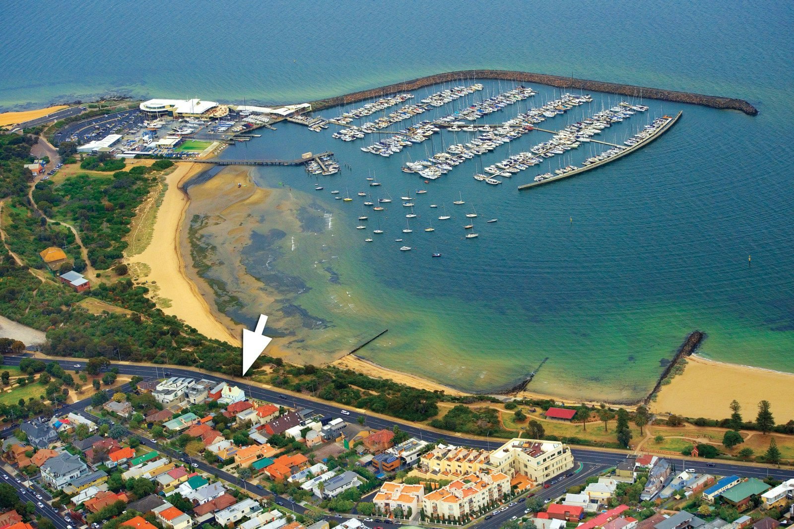 67 Beach Road, Hampton, VIC