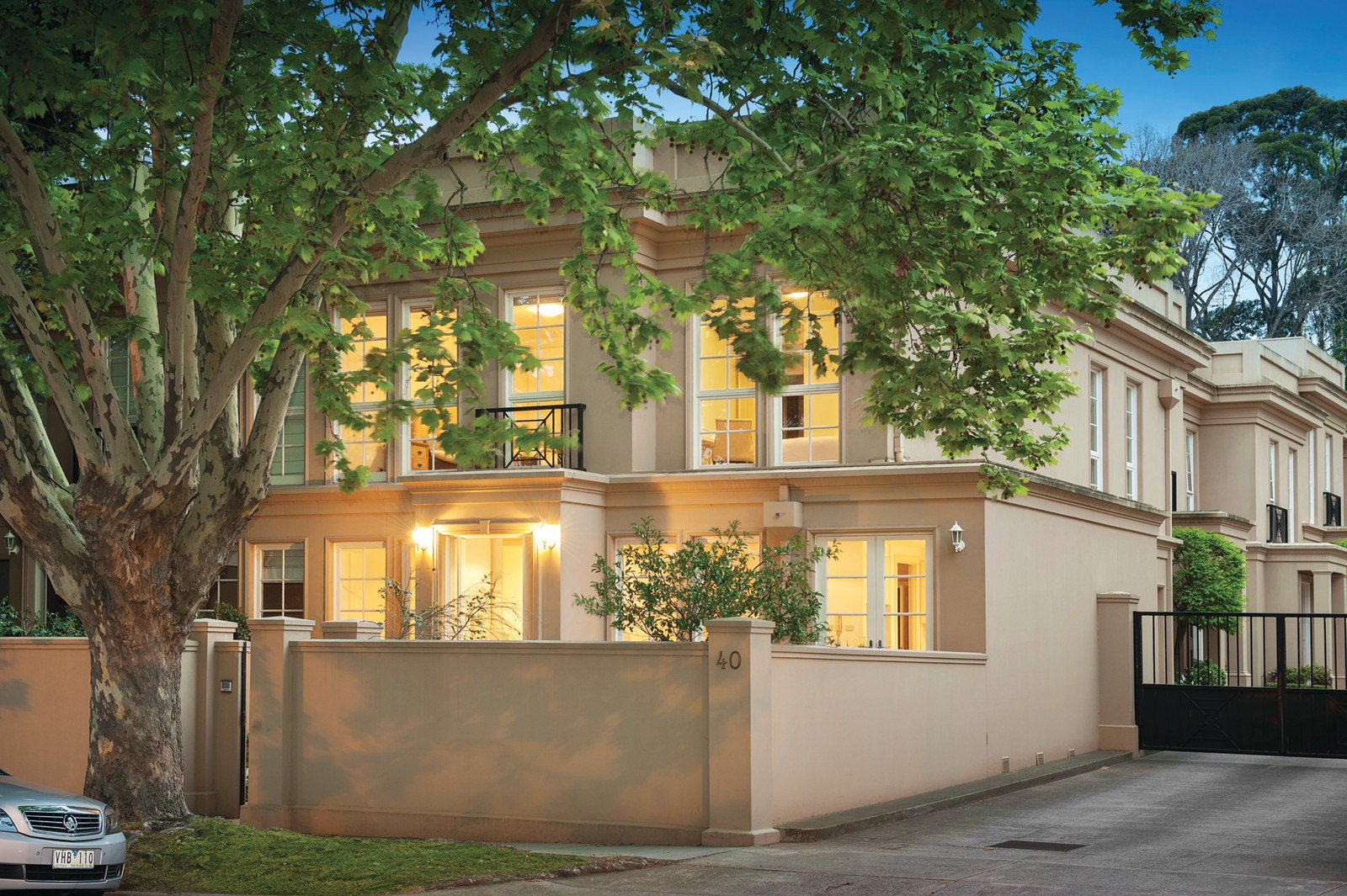 2/40 Grange Road, Toorak - Thumbnail 2