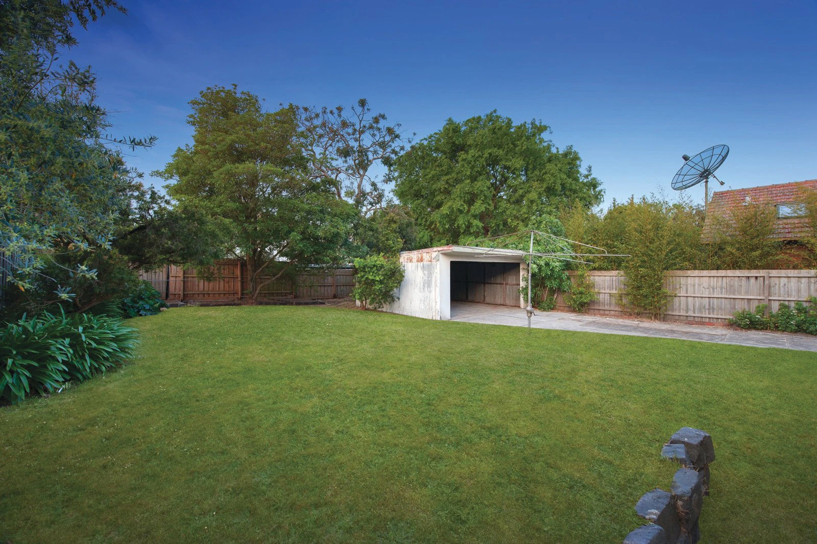 33 Rothesay Avenue, Malvern East, VIC