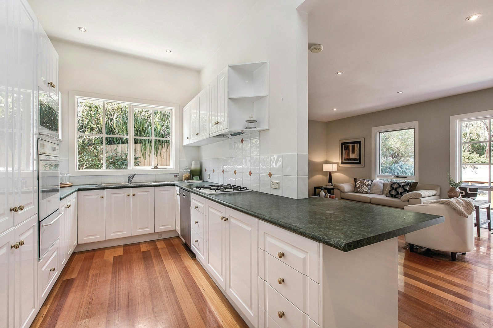 15 Martin Road, Glen Iris, VIC