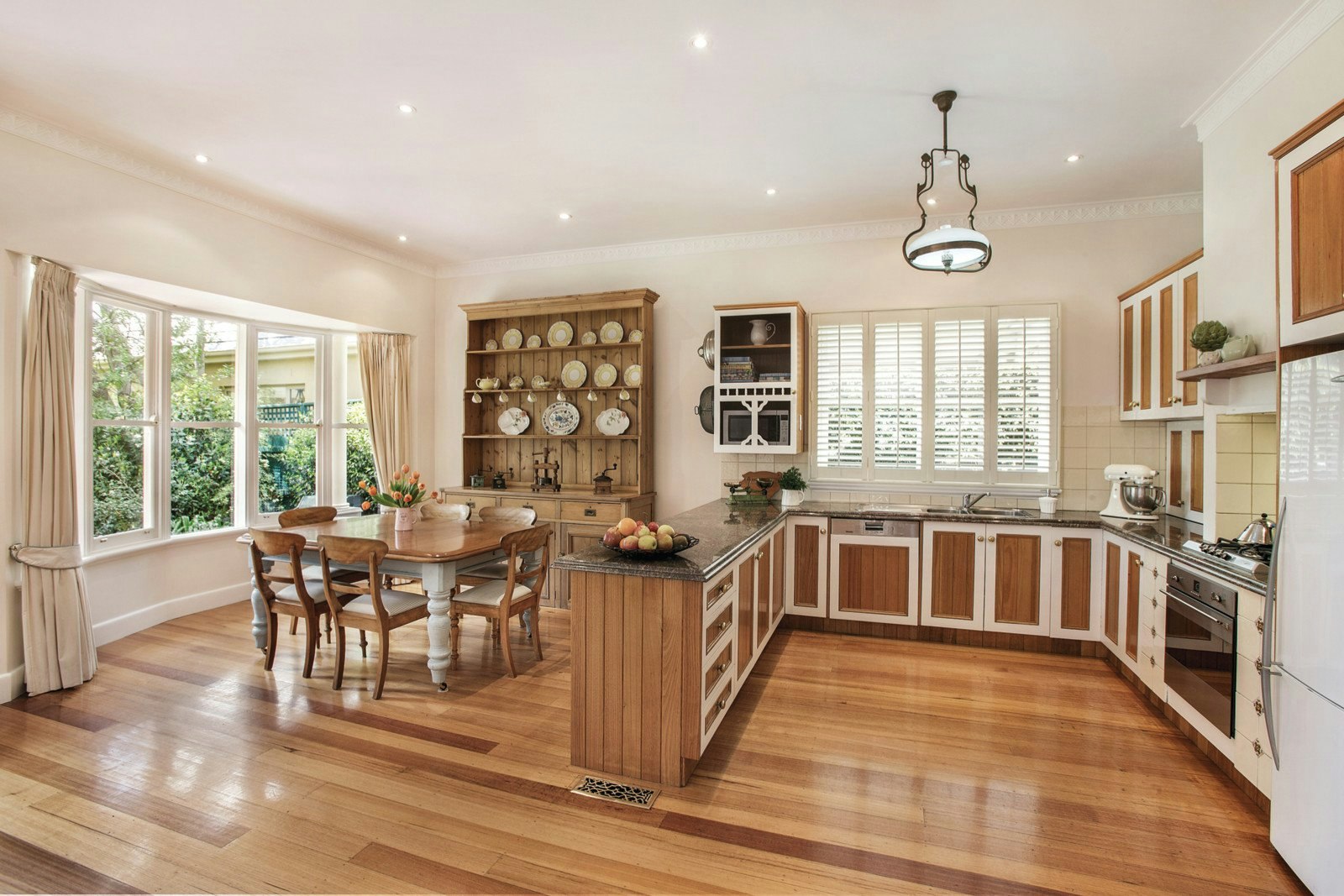 37a Kent Road, Surrey Hills, VIC