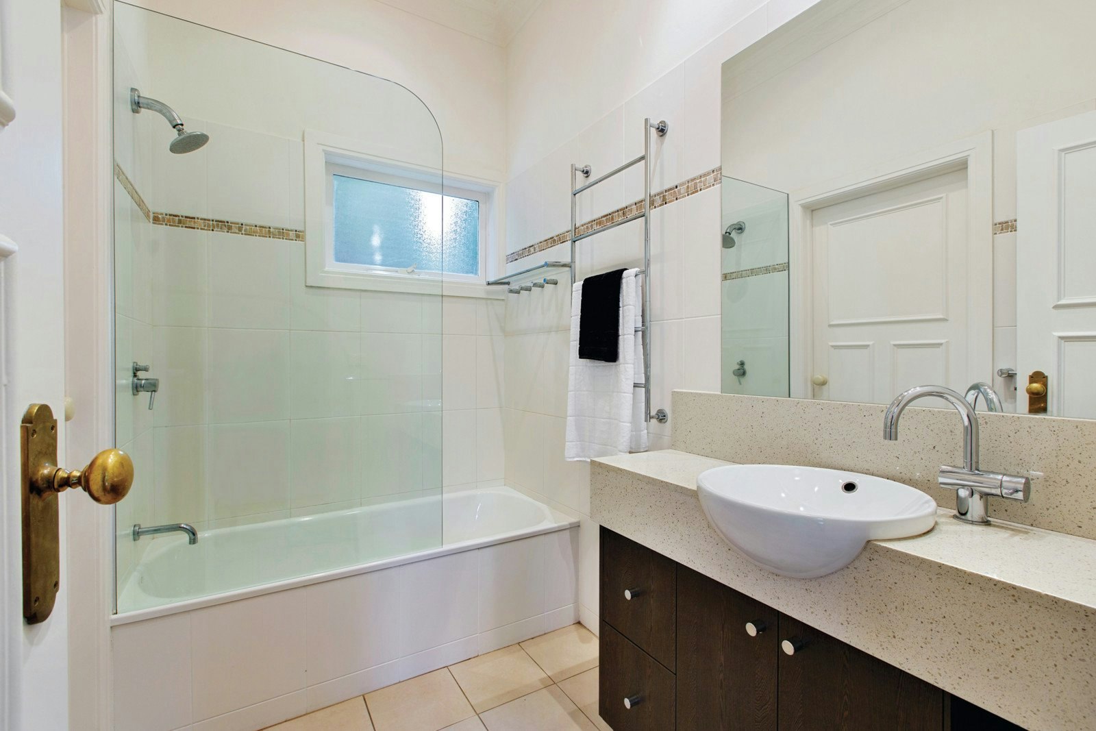 1 Proudfoot Street, Mont Albert, VIC