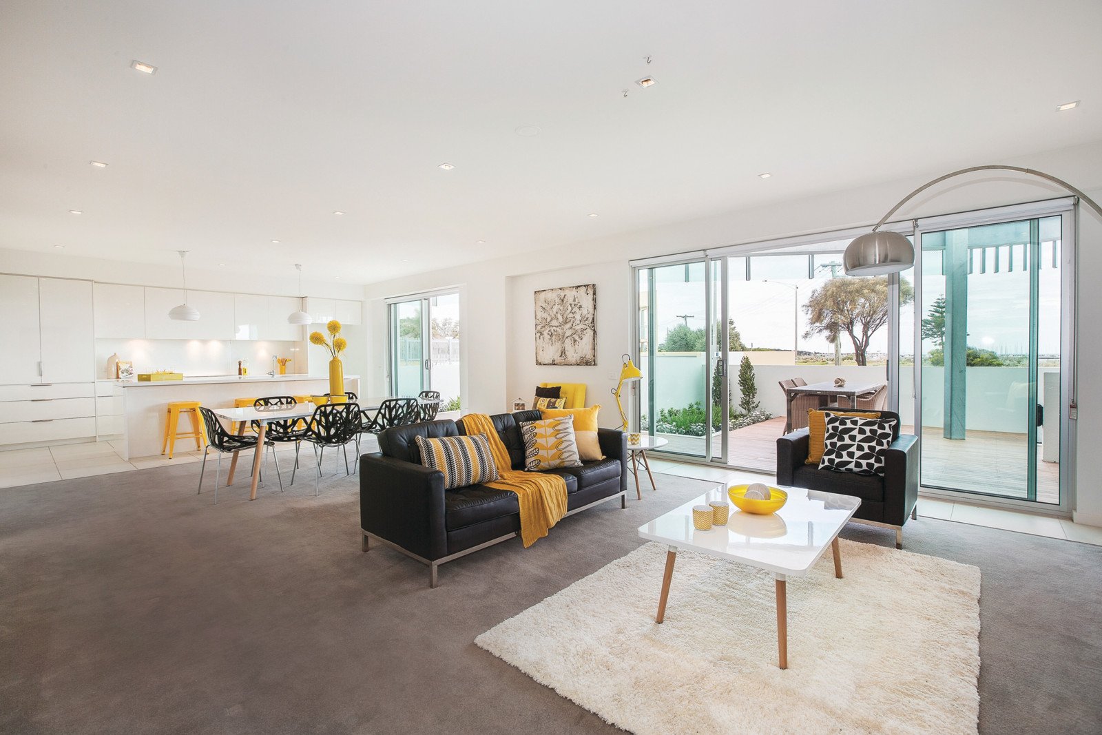 32/15 Beach Road, Hampton - Thumbnail 2