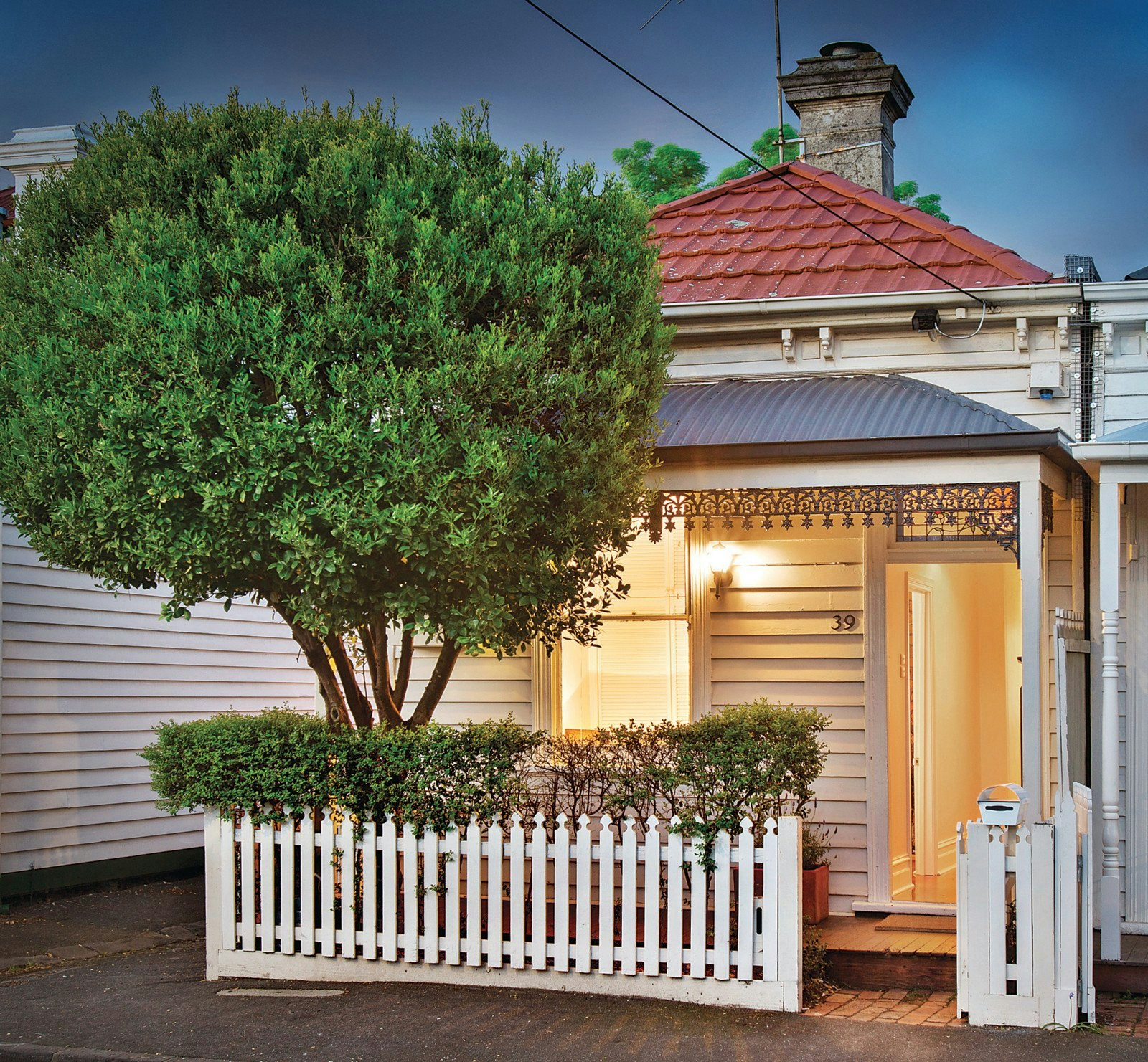 39 Carter Street, Albert Park, VIC