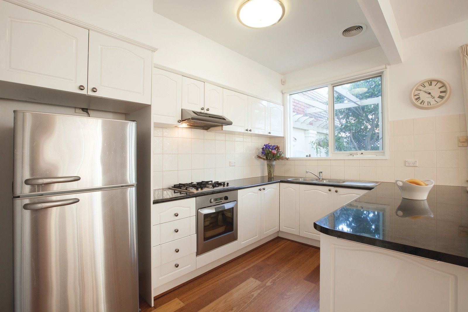 2 Adams Place, Port Melbourne - Thumbnail 4