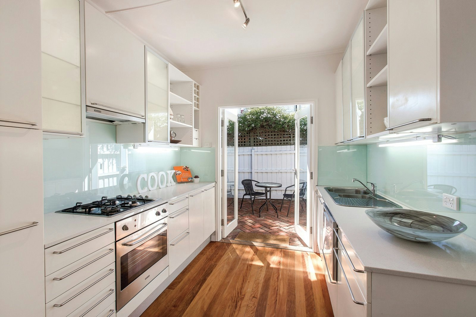 39 Carter Street, Albert Park, VIC