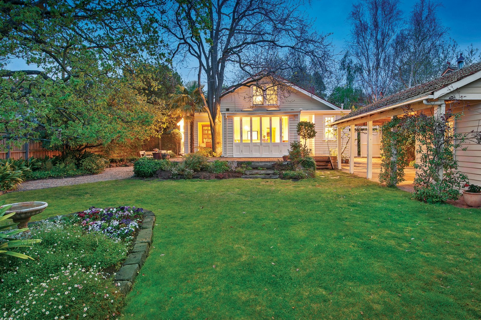 17 Kent Road, Surrey Hills, VIC