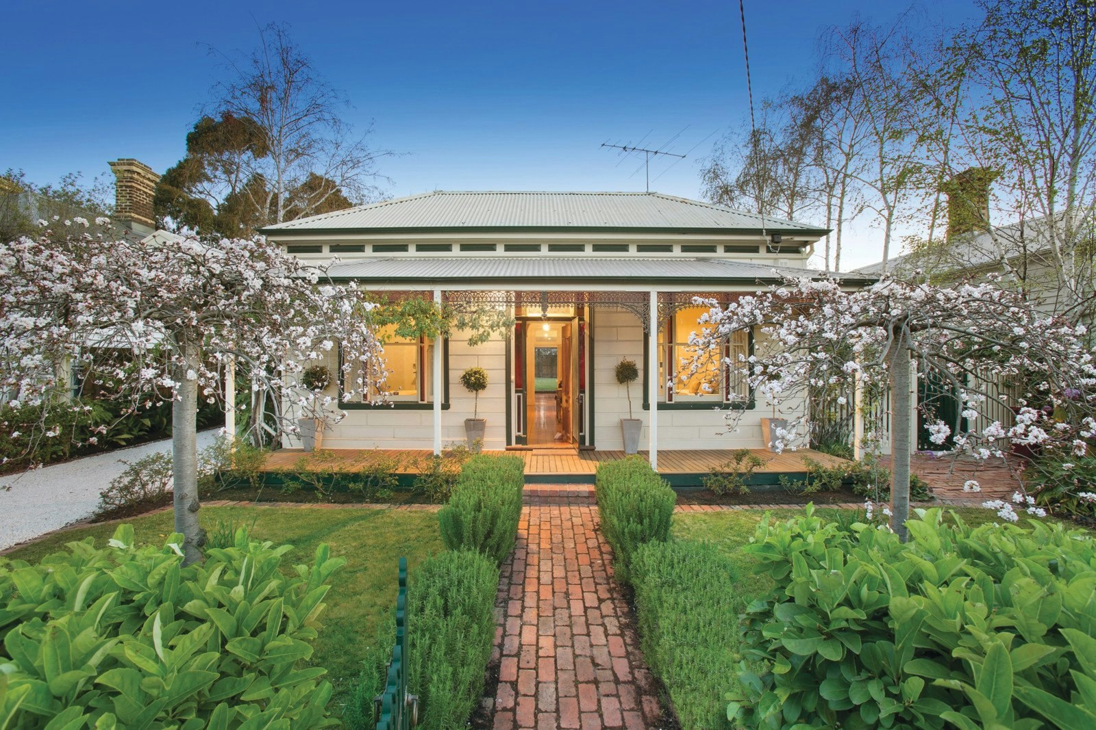 24 St James Road, Armadale, VIC