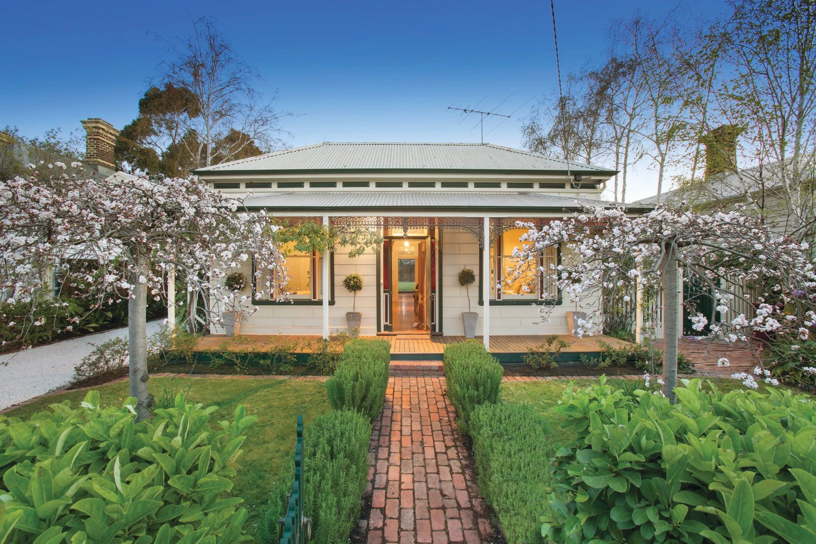 24 St James Road, Armadale, VIC