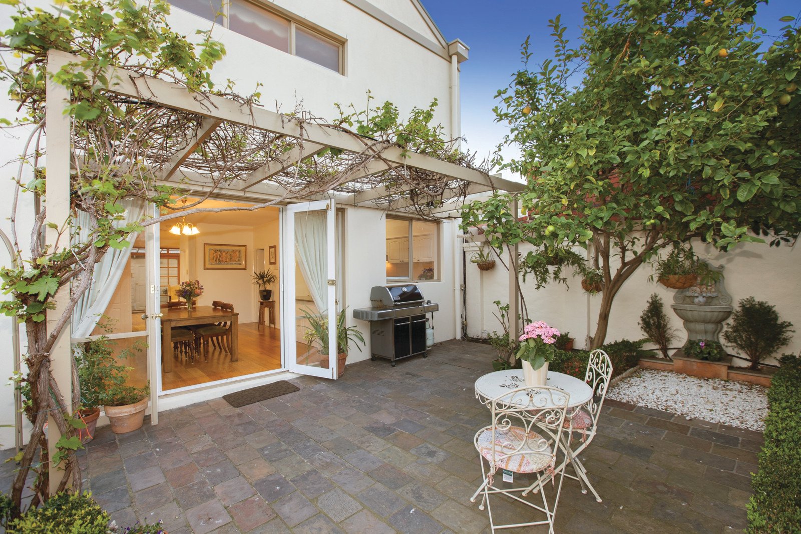 2 Adams Place, Port Melbourne - Thumbnail 3