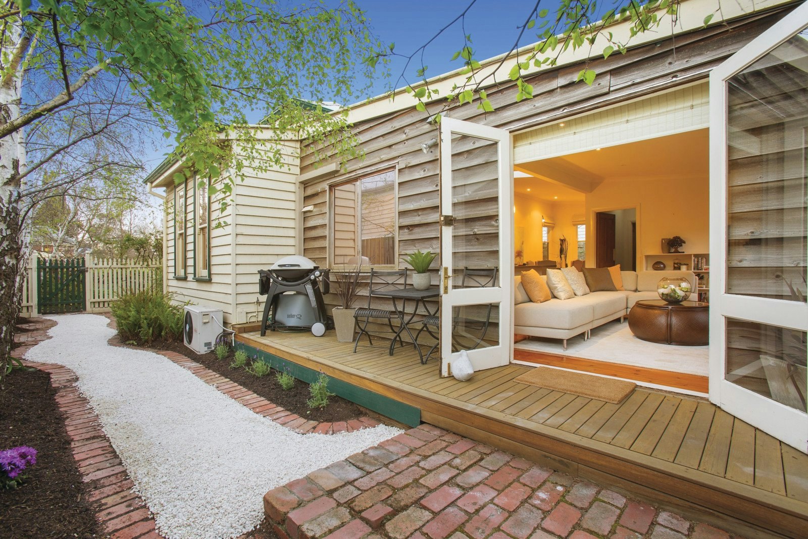 24 St James Road, Armadale, VIC