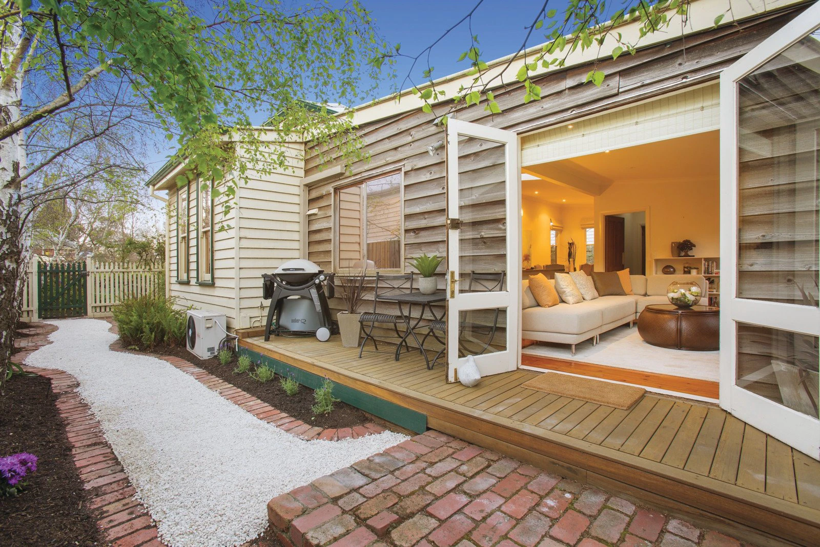 24 St James Road, Armadale, VIC