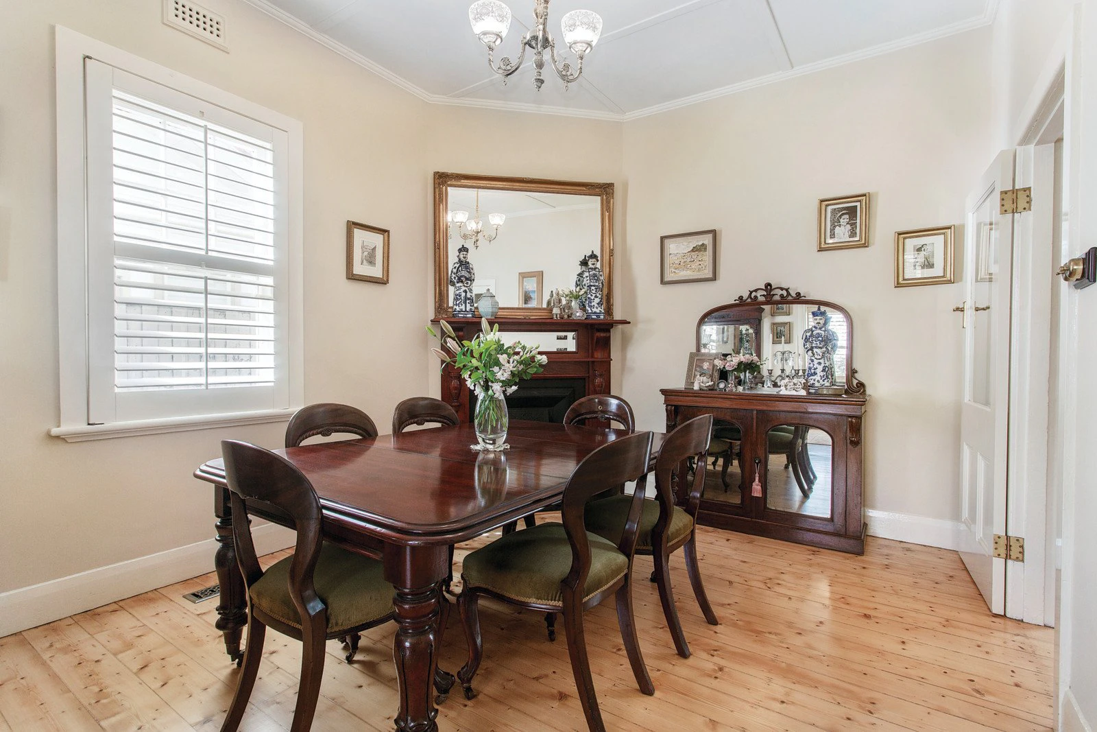 16 Fountaine Avenue, Malvern East, VIC