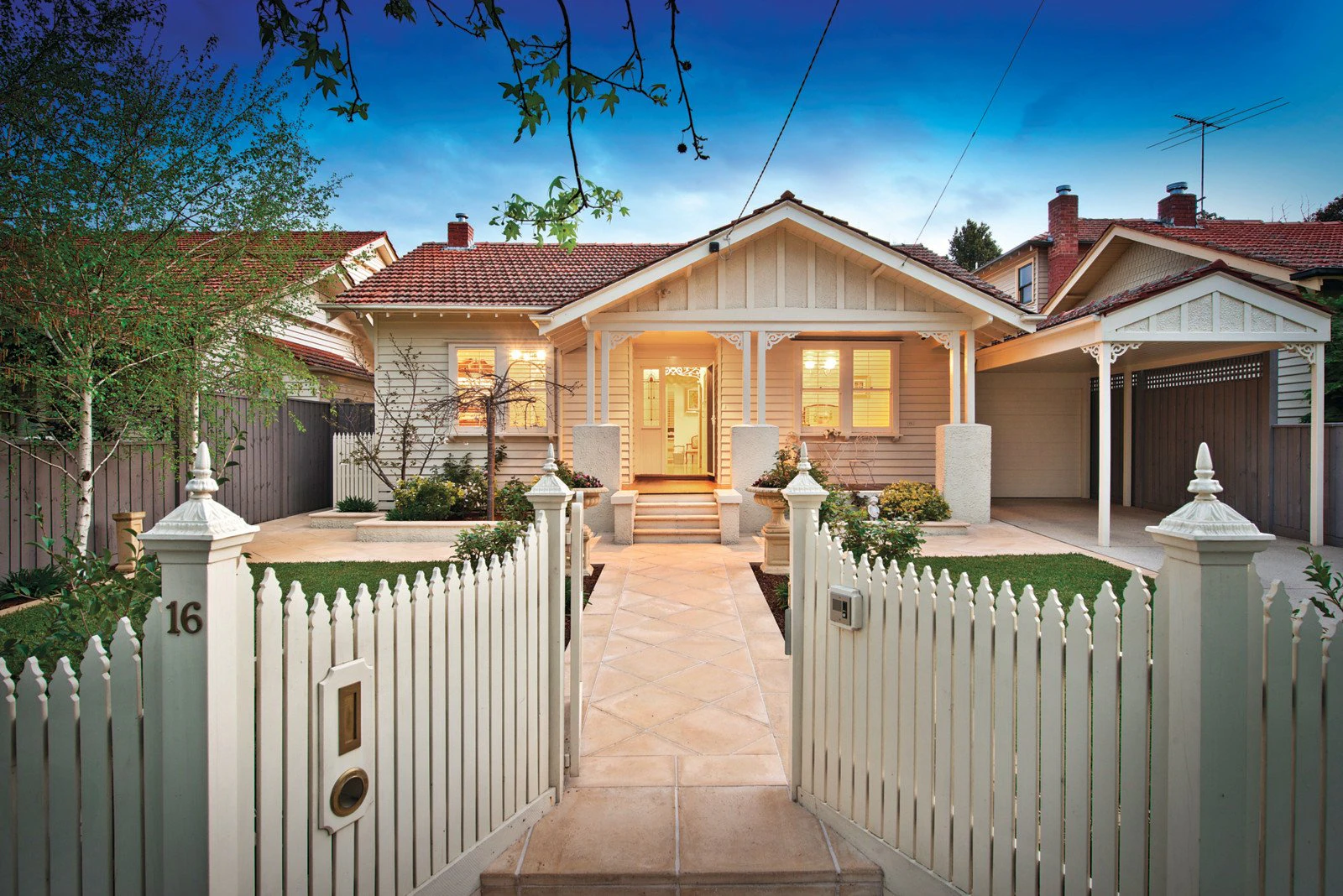 16 Fountaine Avenue, Malvern East, VIC