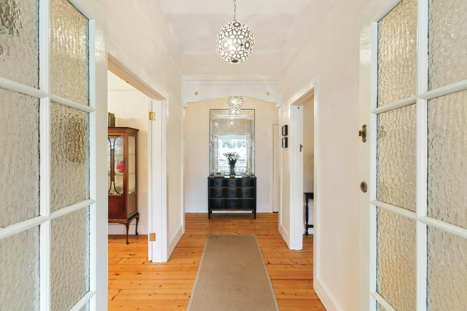 2 Denman Avenue, Glen Iris, VIC