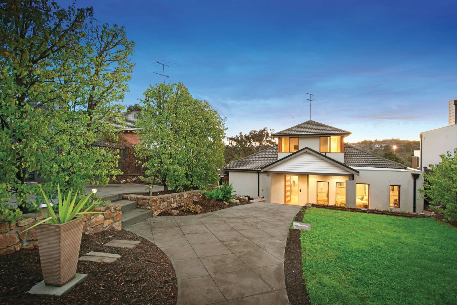 10 Montague Avenue, Glen Iris, VIC