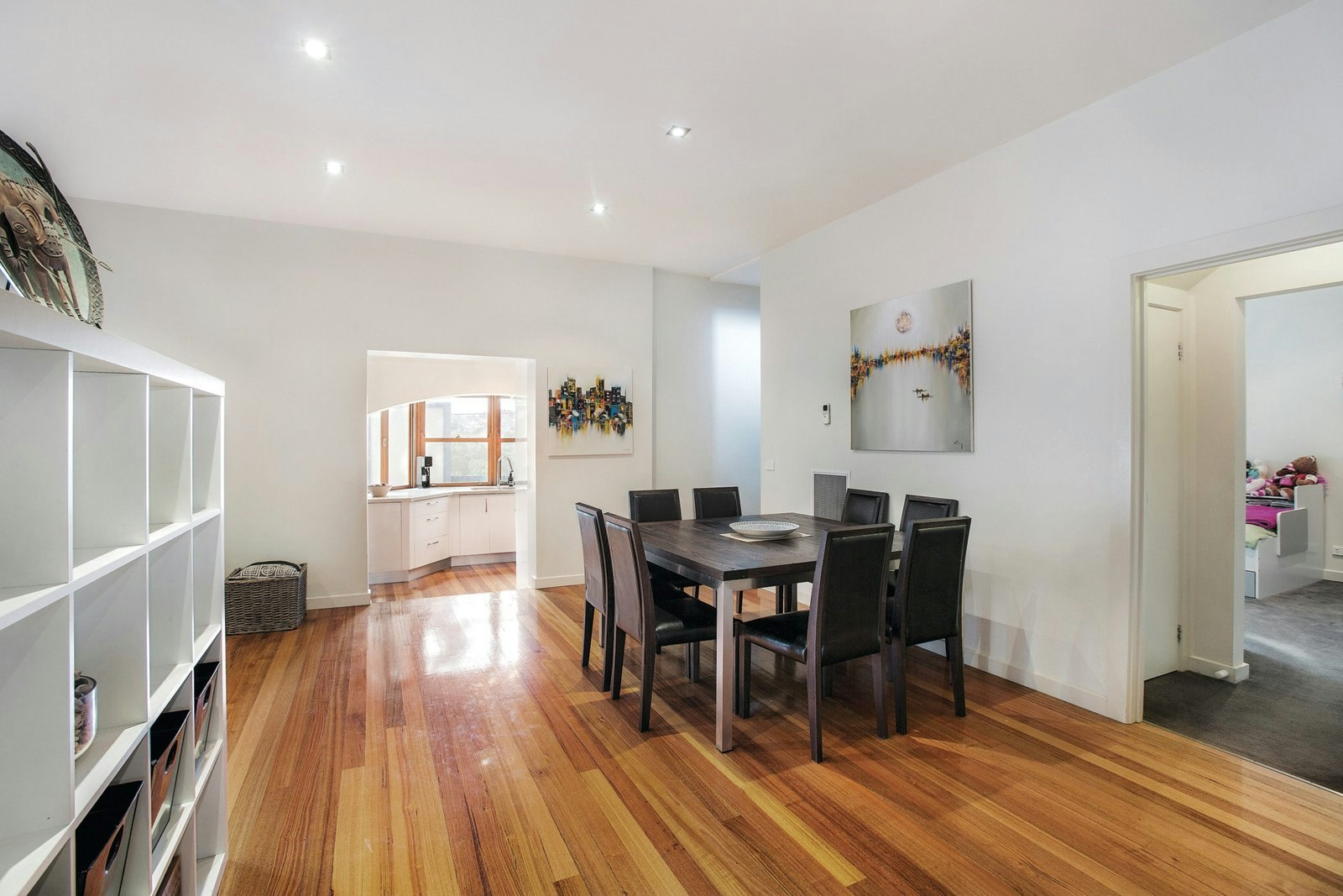 10 Montague Avenue, Glen Iris, VIC