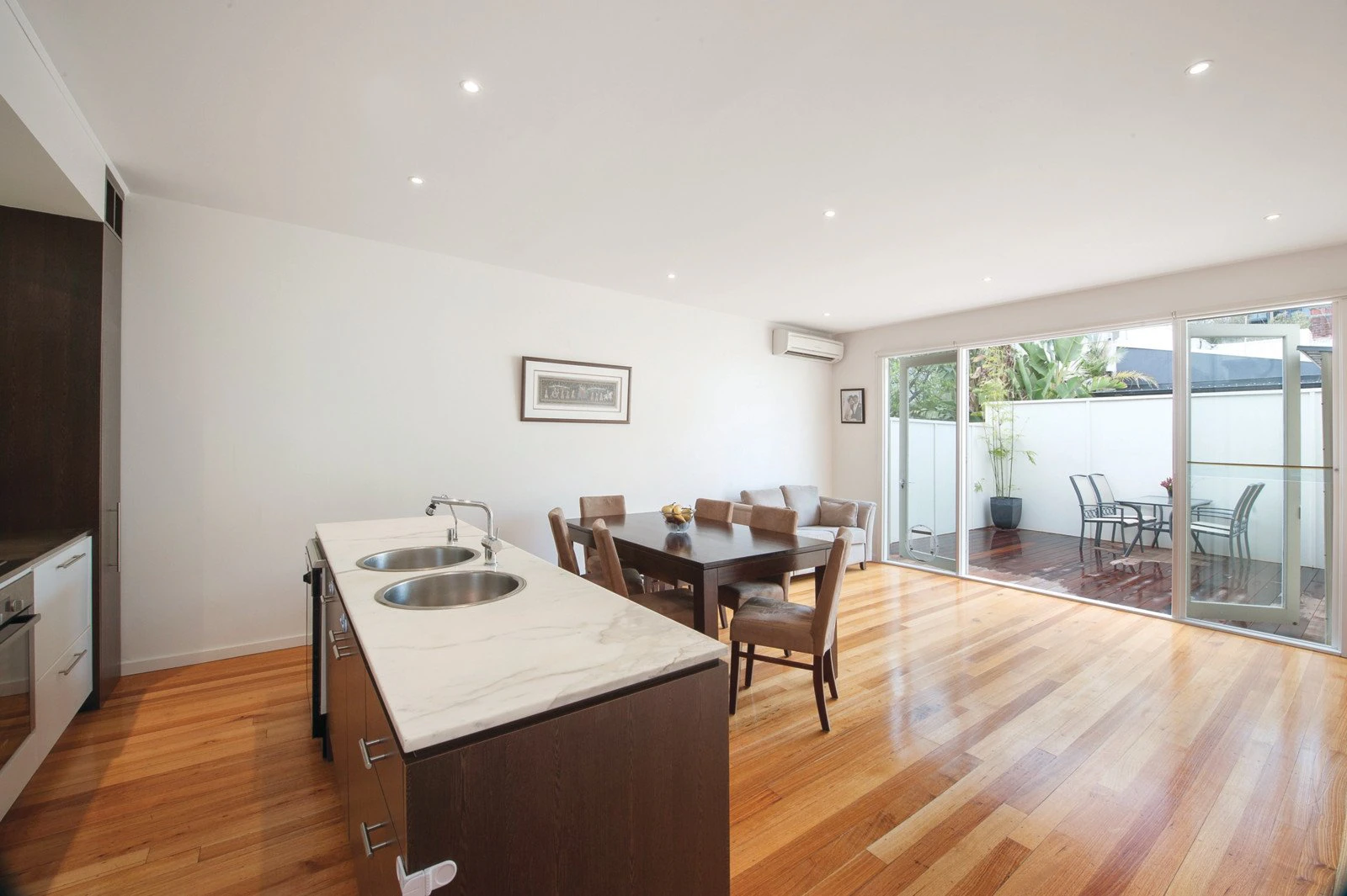 25 Cobden Street, South Melbourne, VIC