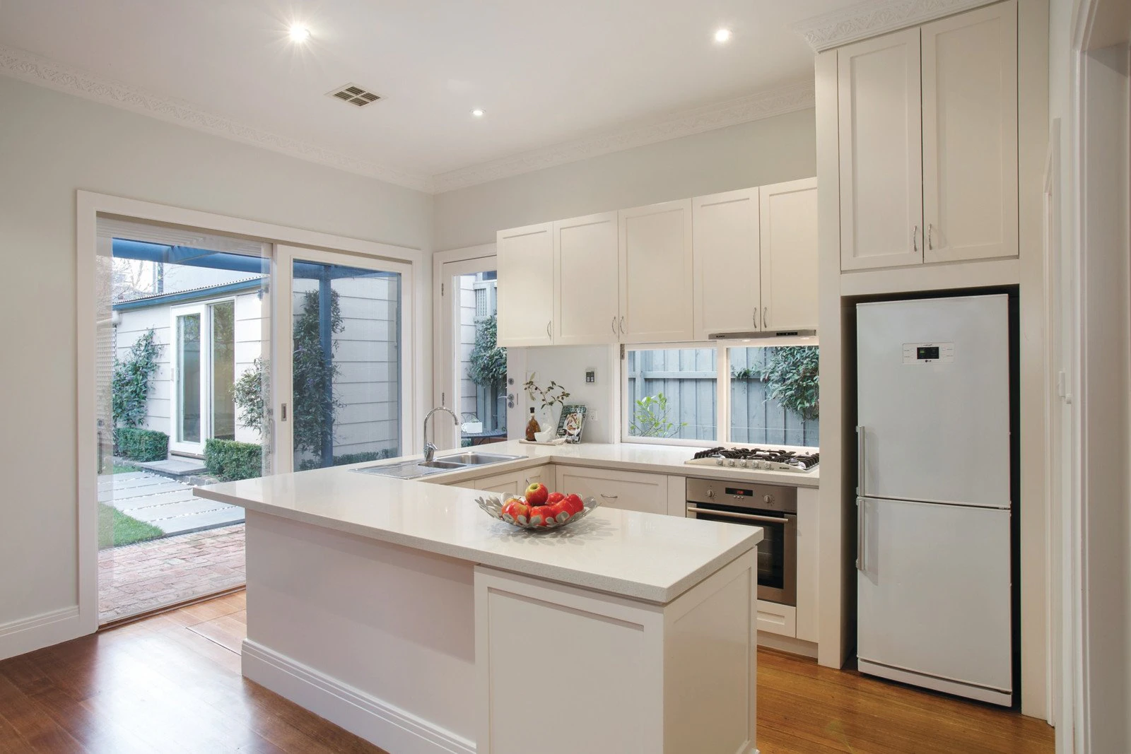 10 Clifton Grove, Hawthorn East, VIC
