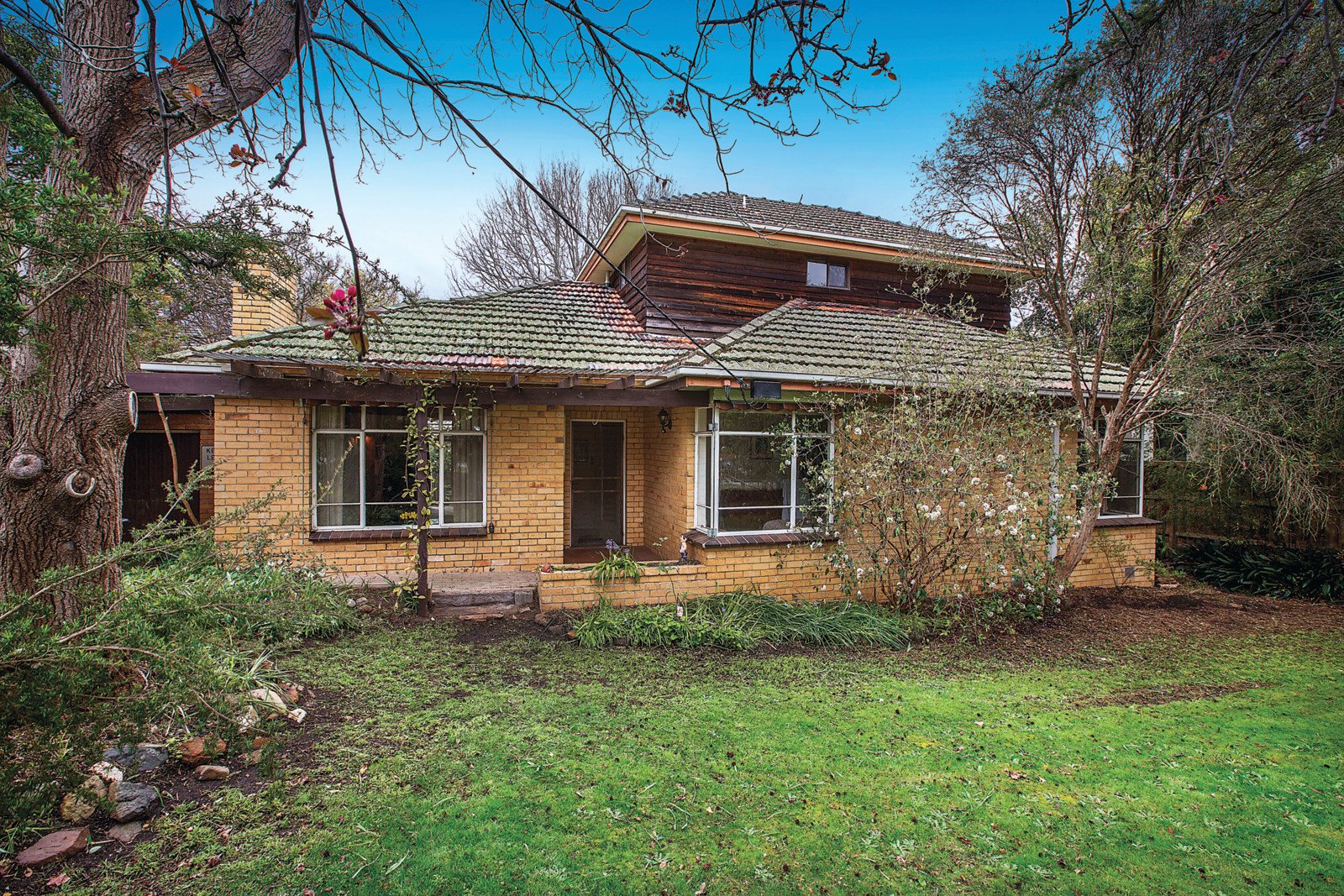 70 Rostrevor Parade, Mont Albert North - Thumbnail 2