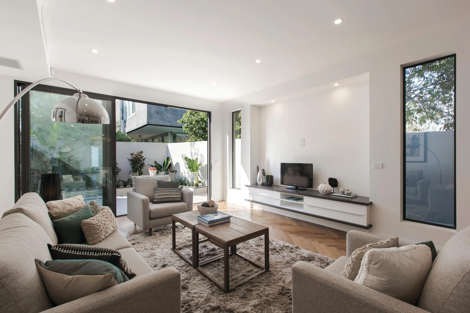 1A Ellerslie Place, Toorak, VIC