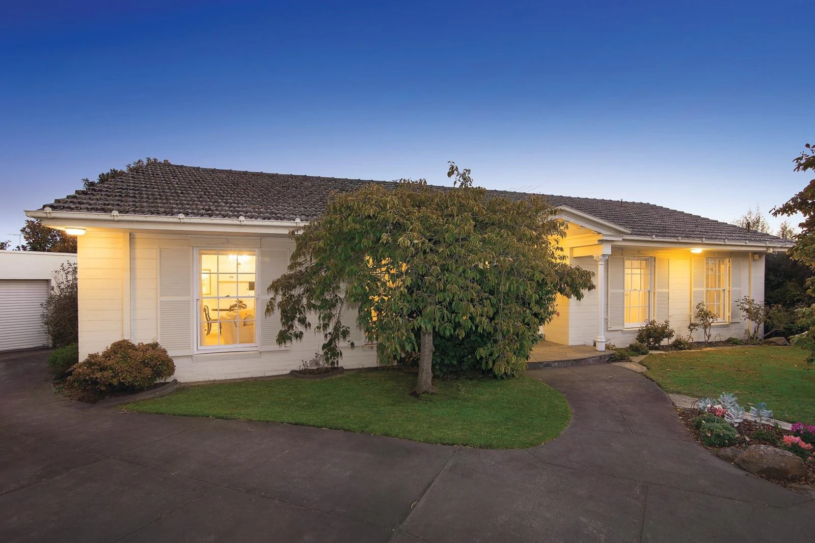 8 Matlock Court, Caulfield North, VIC